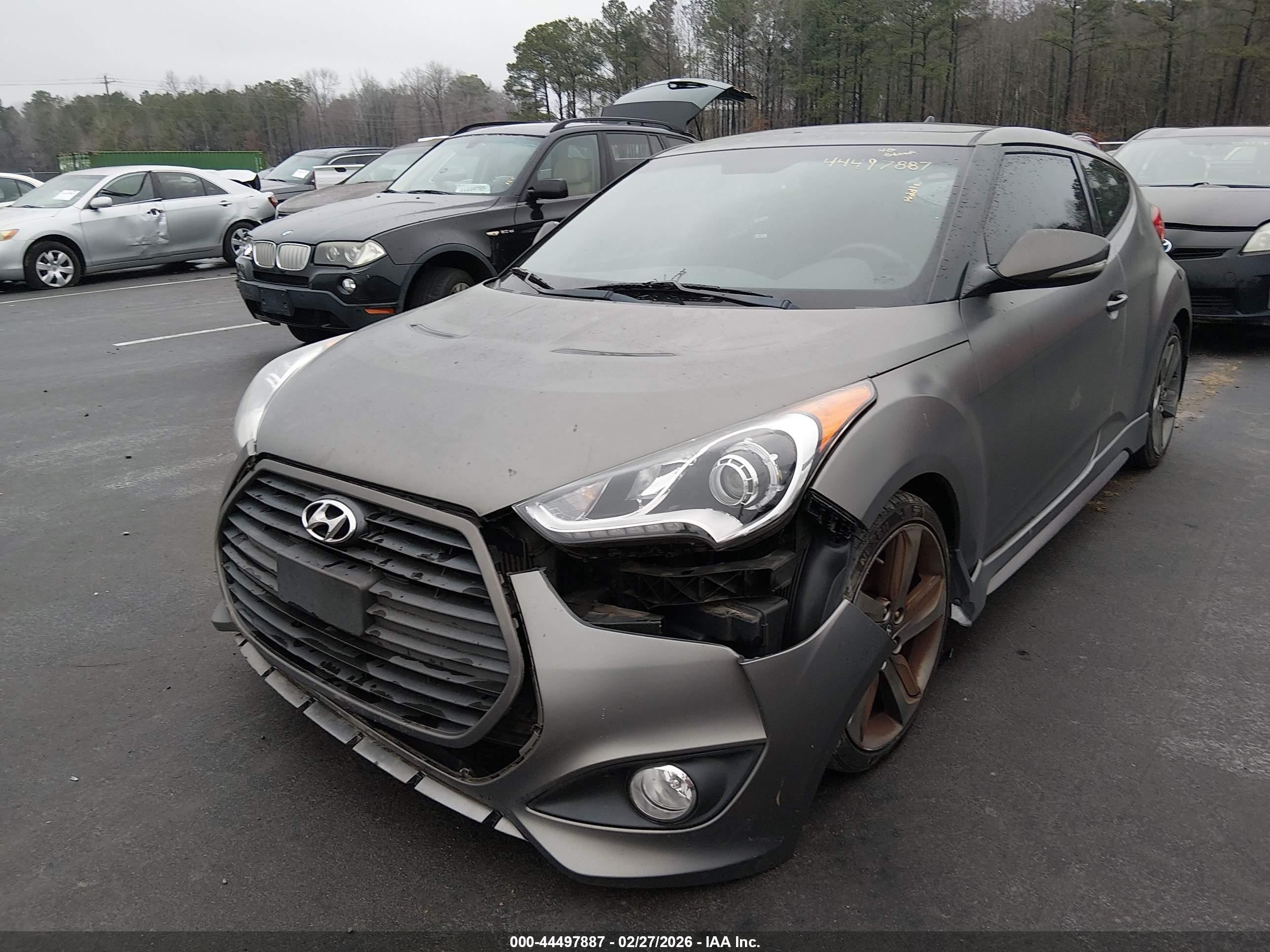 HYUNDAI VELOSTER image 6
