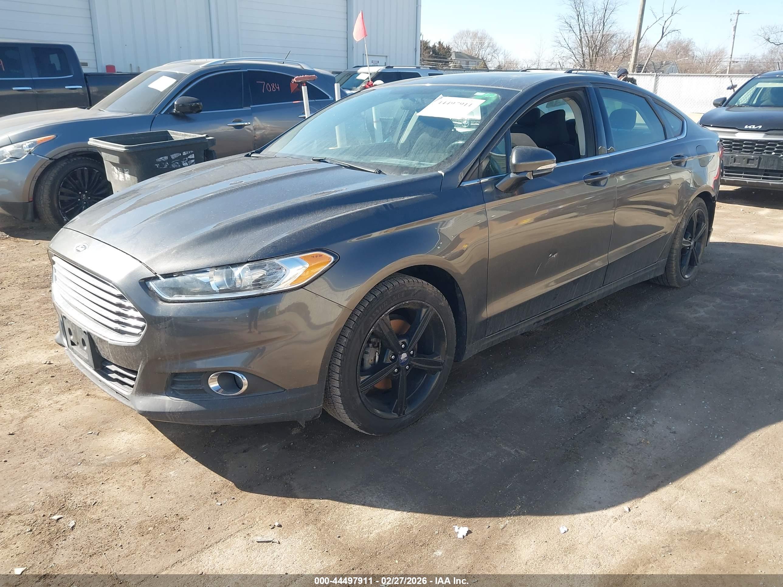 FORD FUSION image 2
