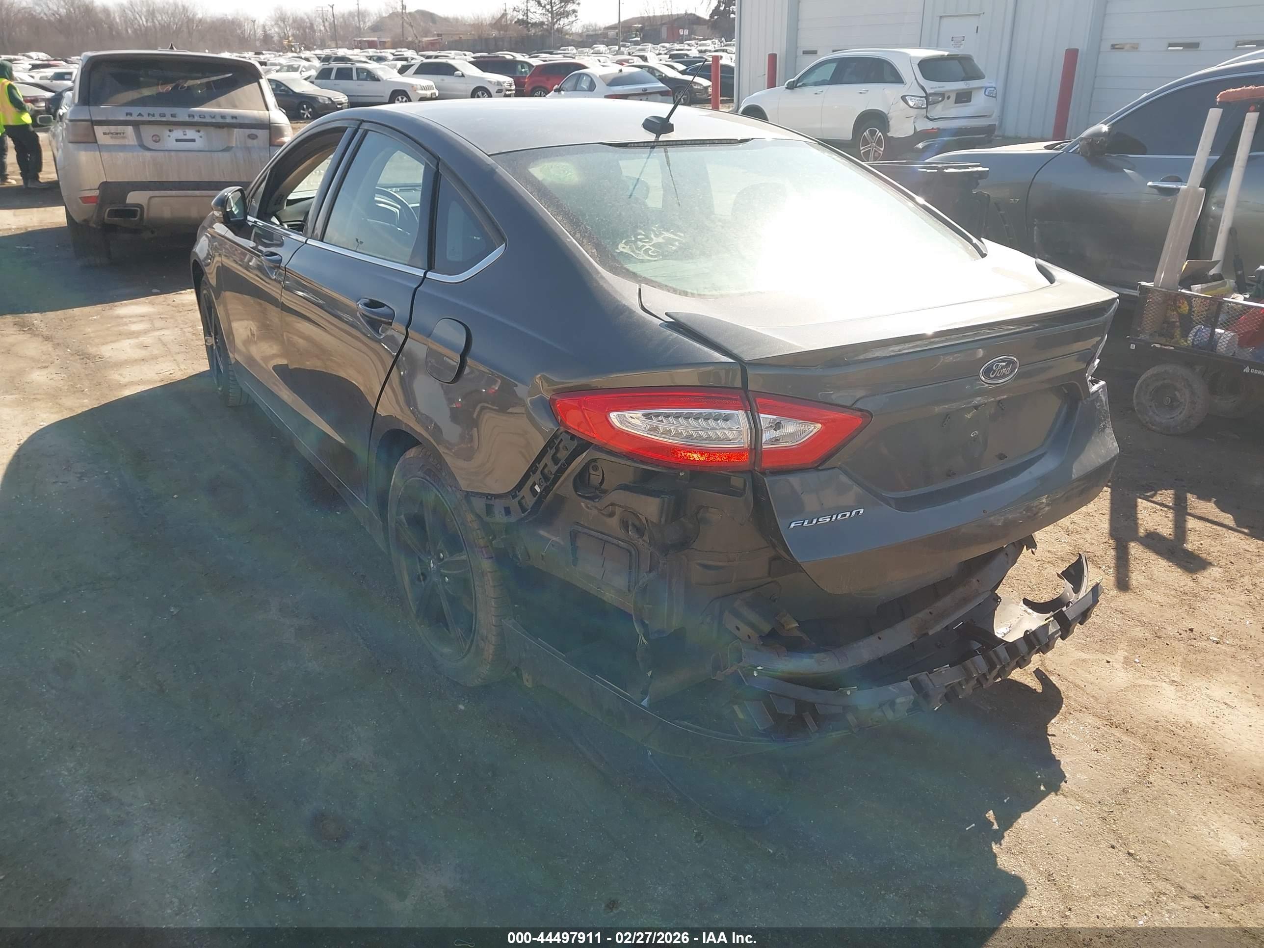 FORD FUSION image 3