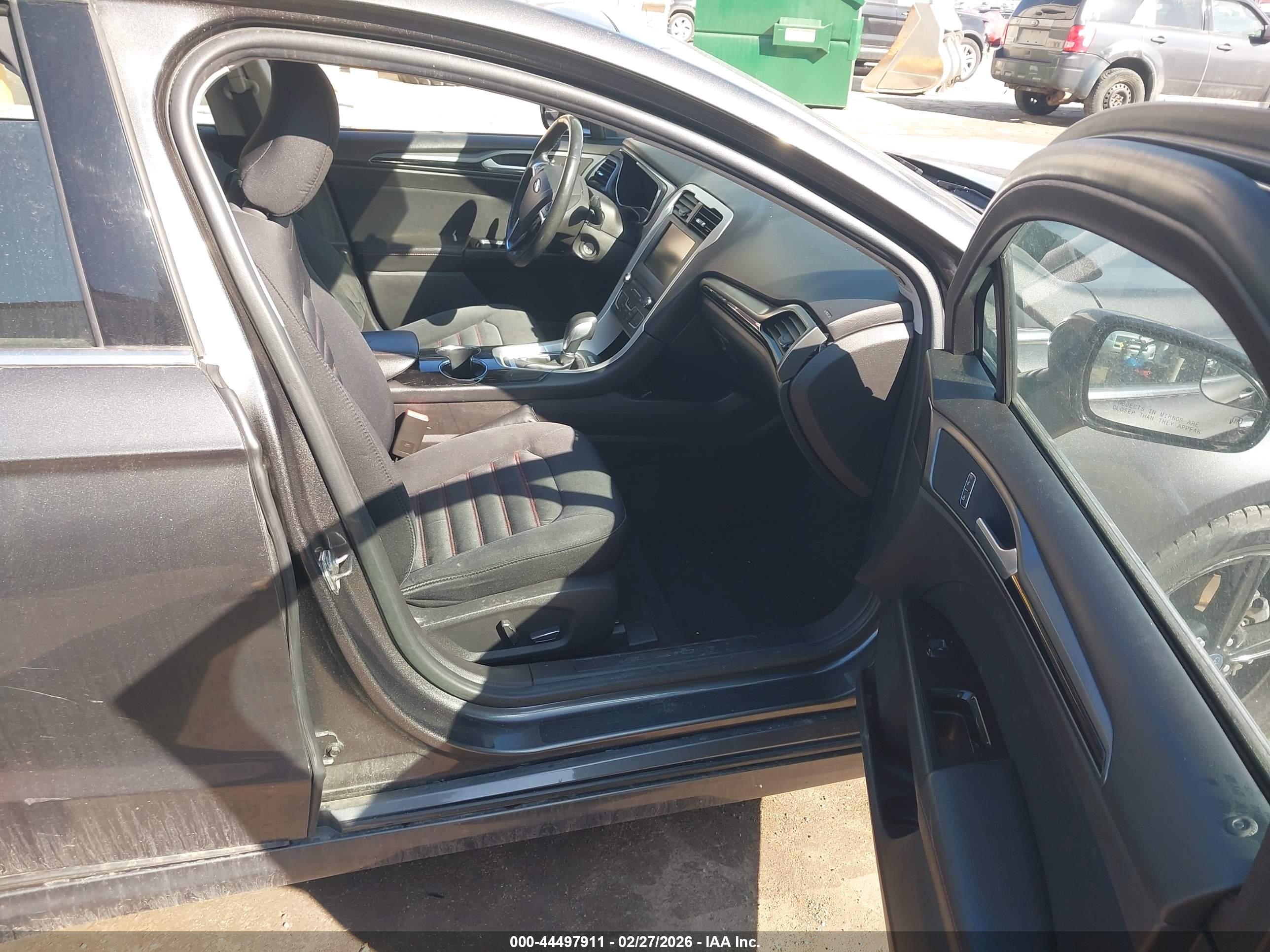 FORD FUSION image 5