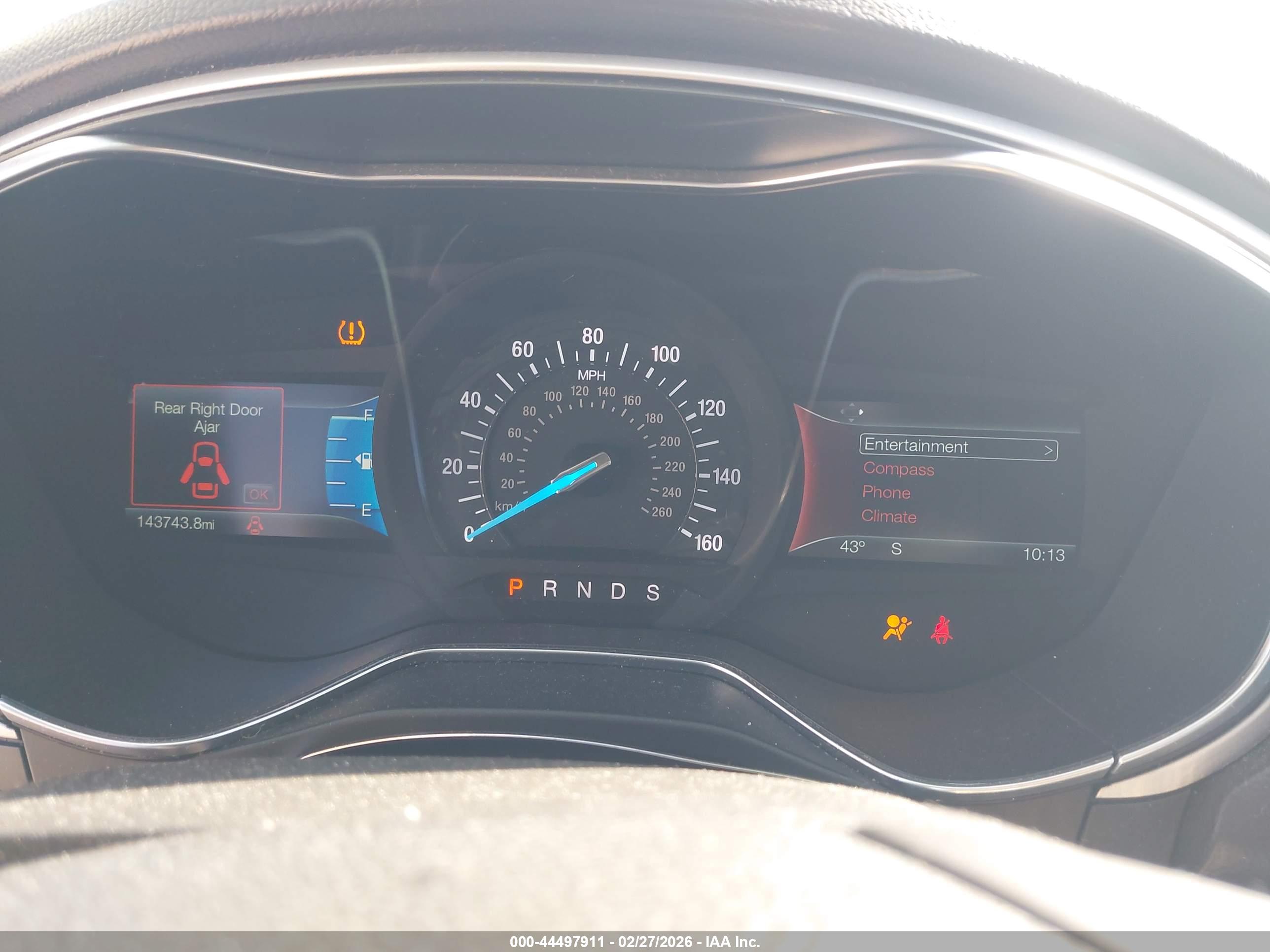 FORD FUSION image 7