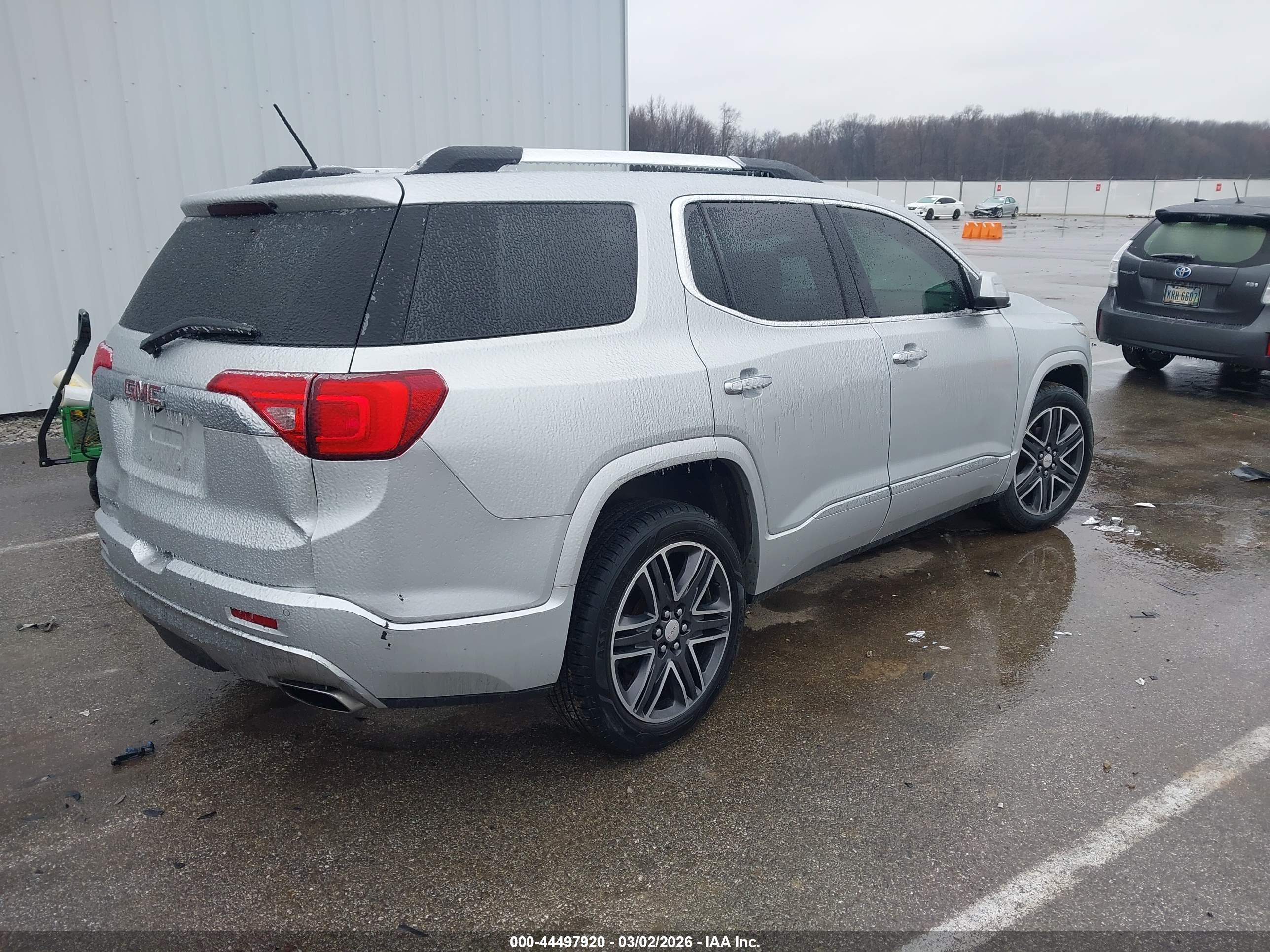 GMC ACADIA image 4