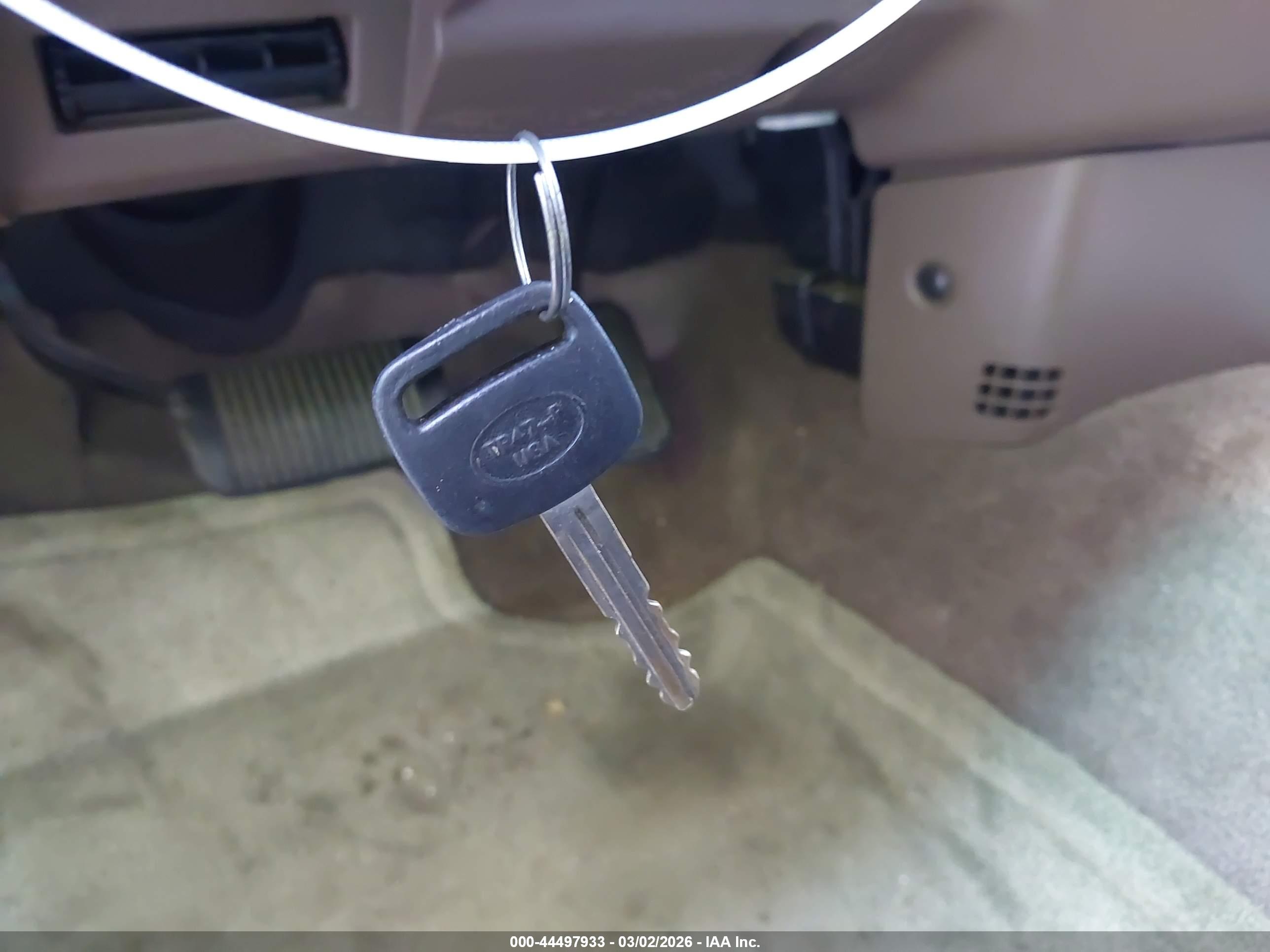 TOYOTA TUNDRA image 11