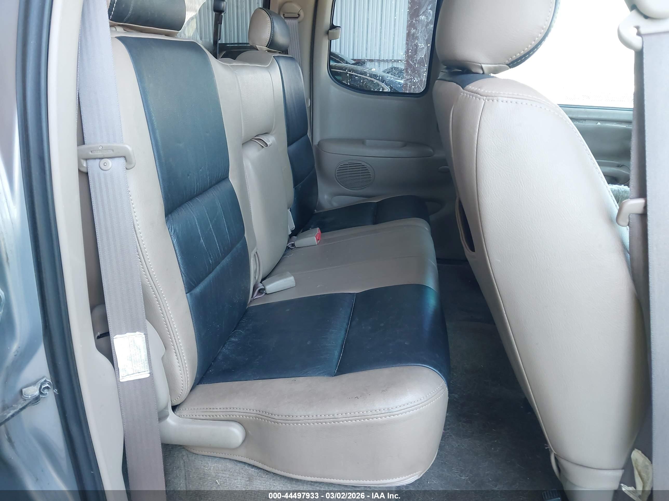 TOYOTA TUNDRA image 8