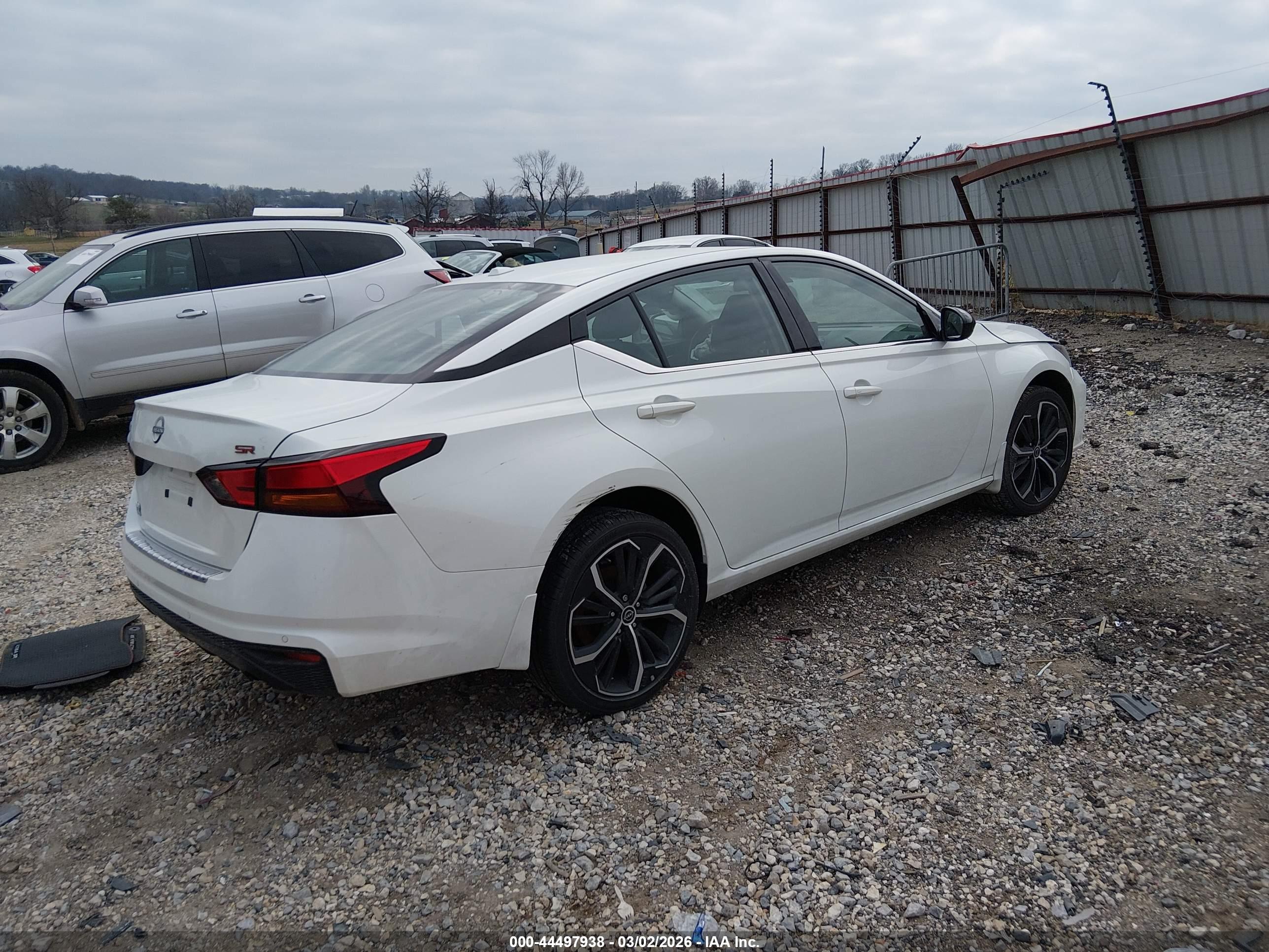 NISSAN ALTIMA image 4