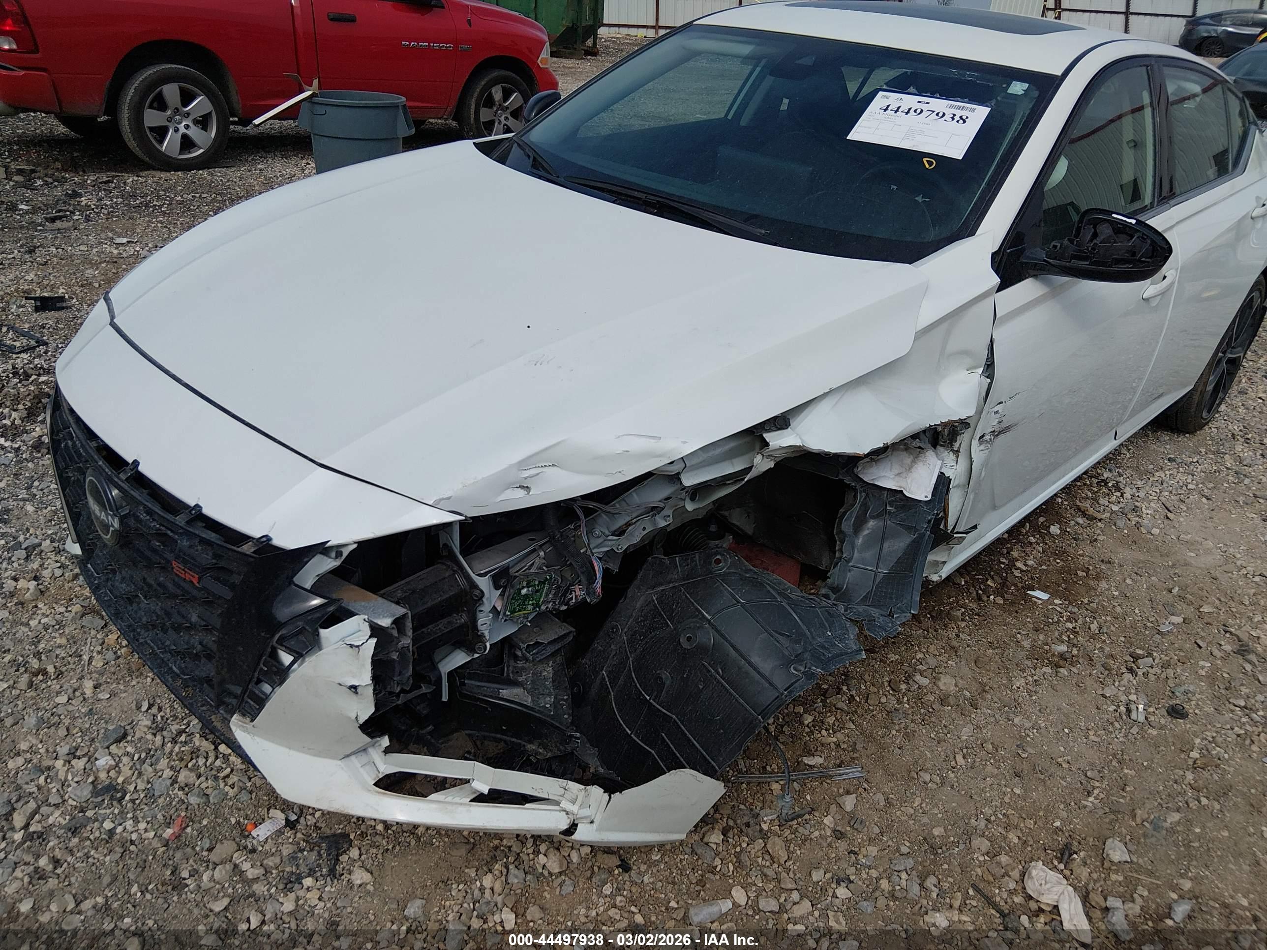 NISSAN ALTIMA image 6