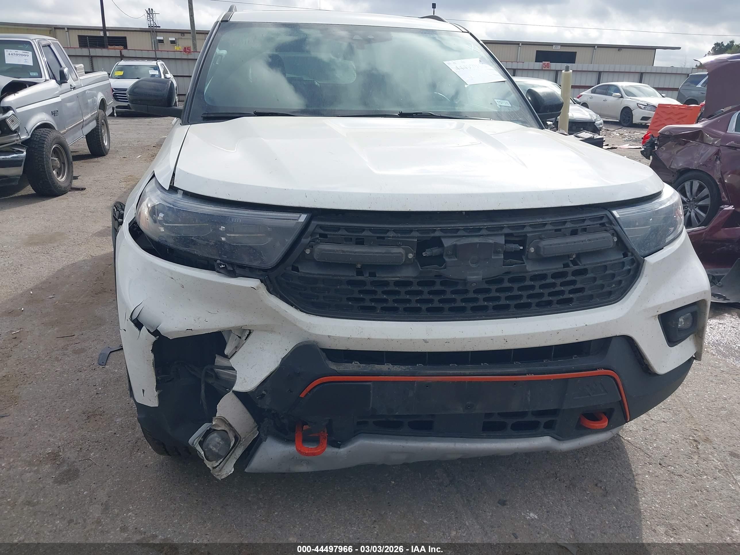 FORD EXPLORER image 6
