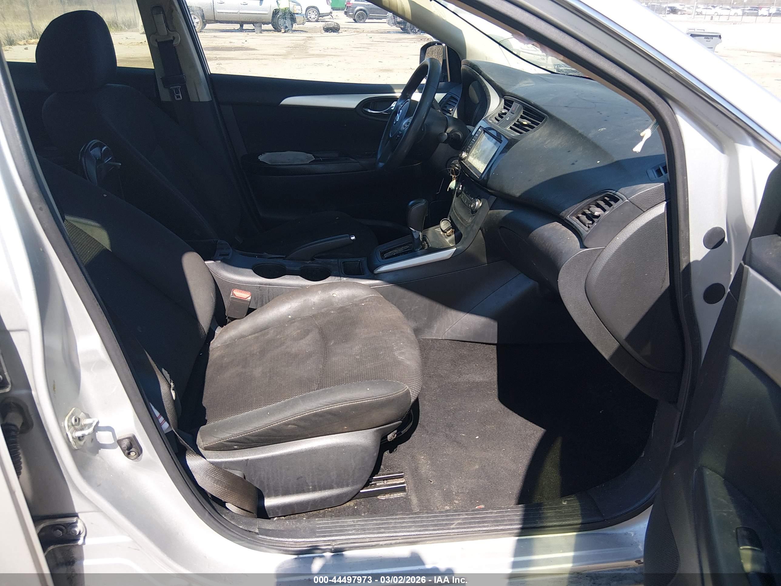 NISSAN SENTRA image 5