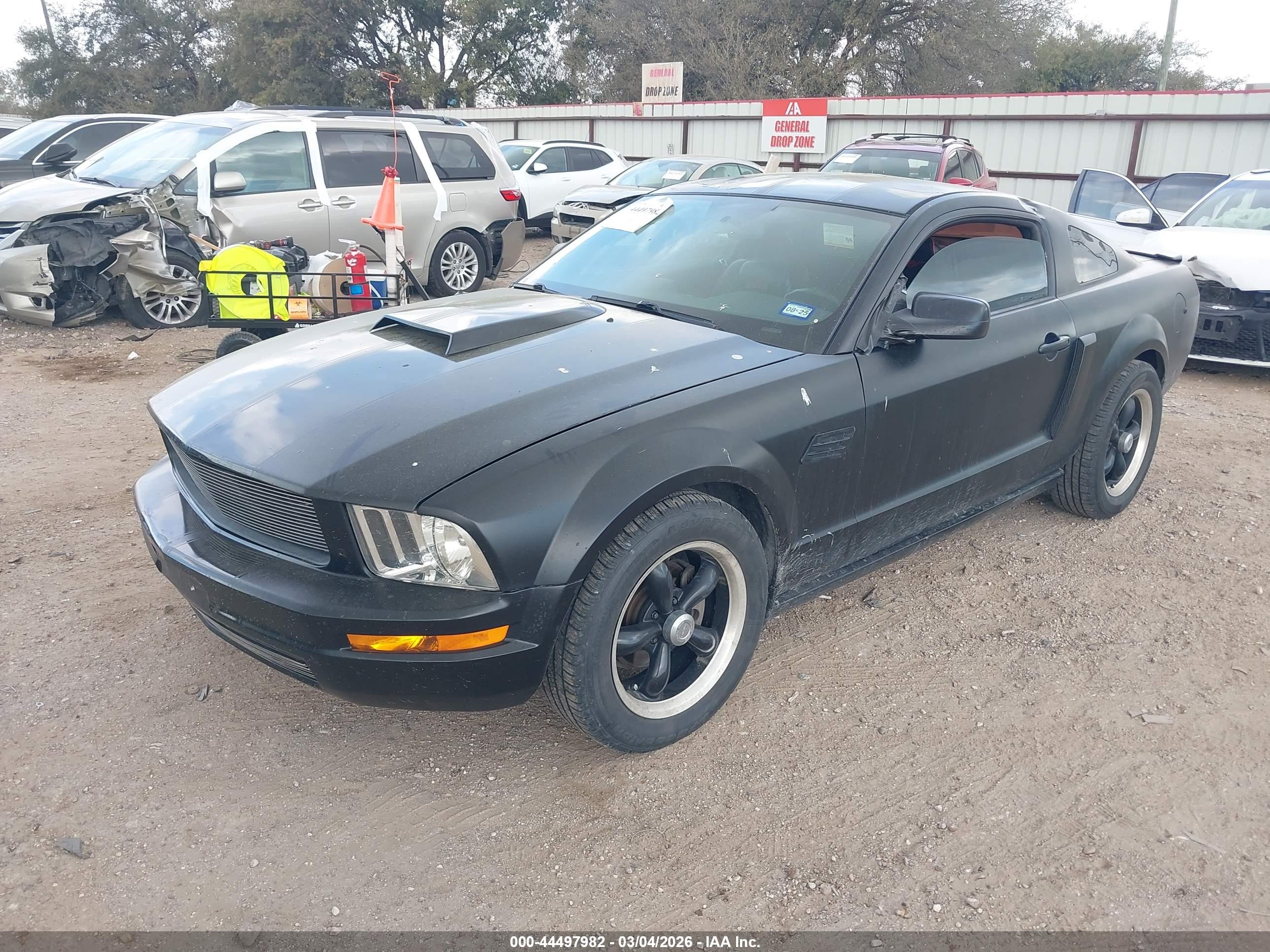 FORD MUSTANG image 2