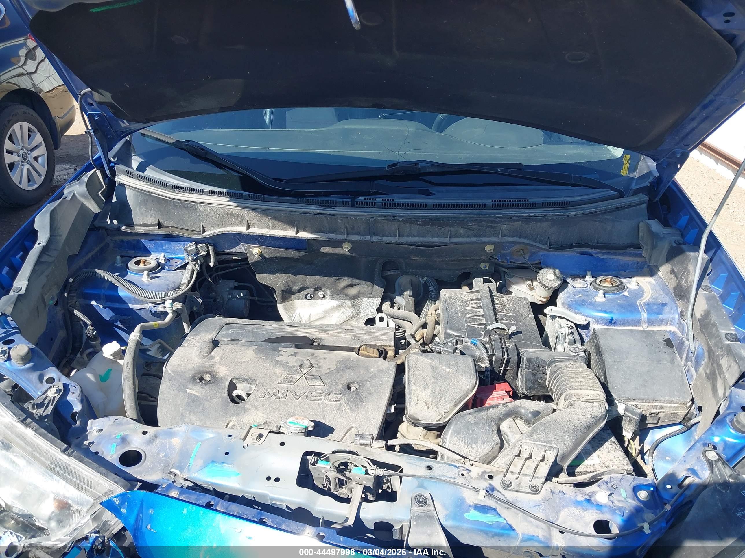 MITSUBISHI OUTLANDER image 10