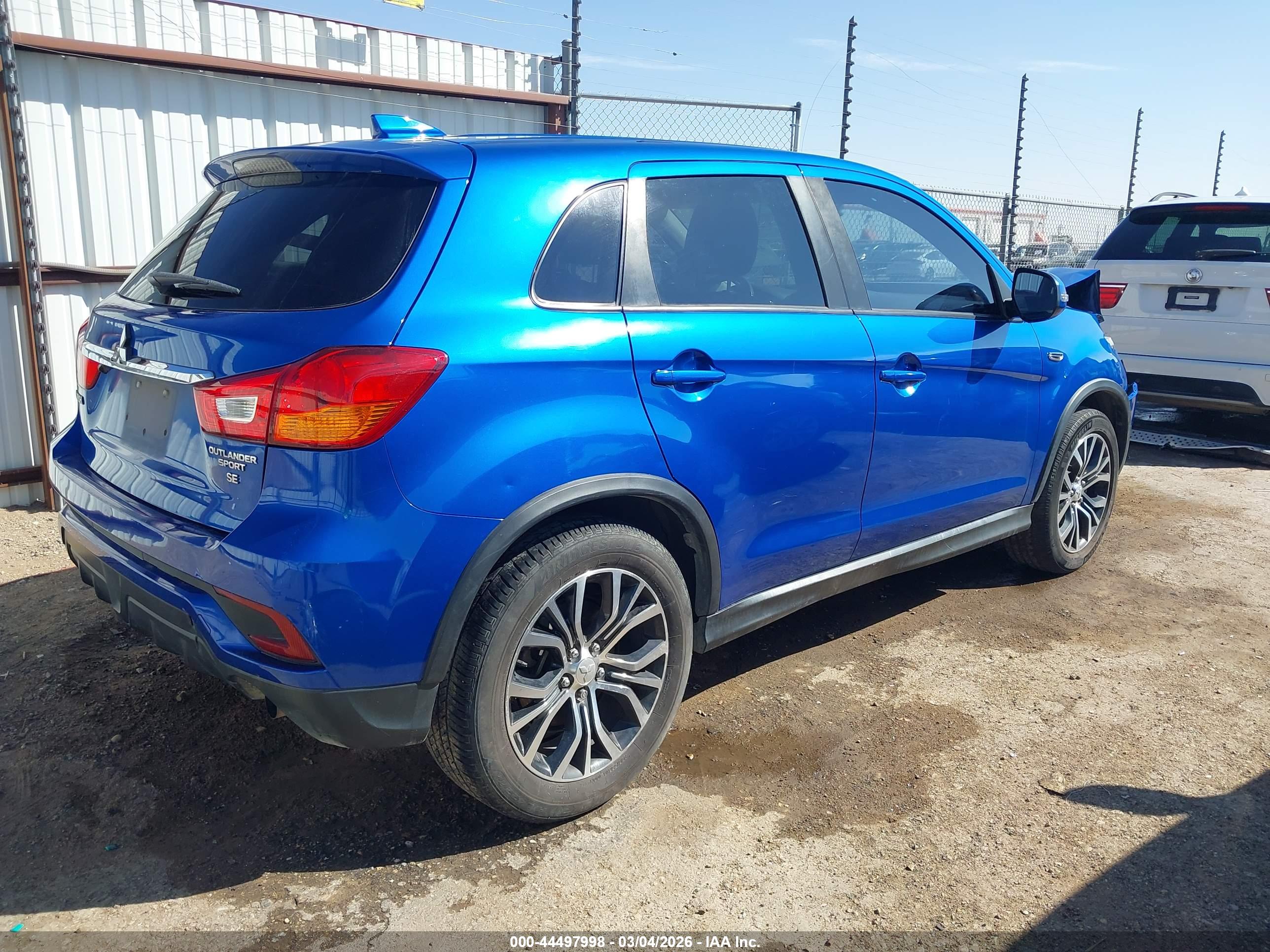MITSUBISHI OUTLANDER image 4