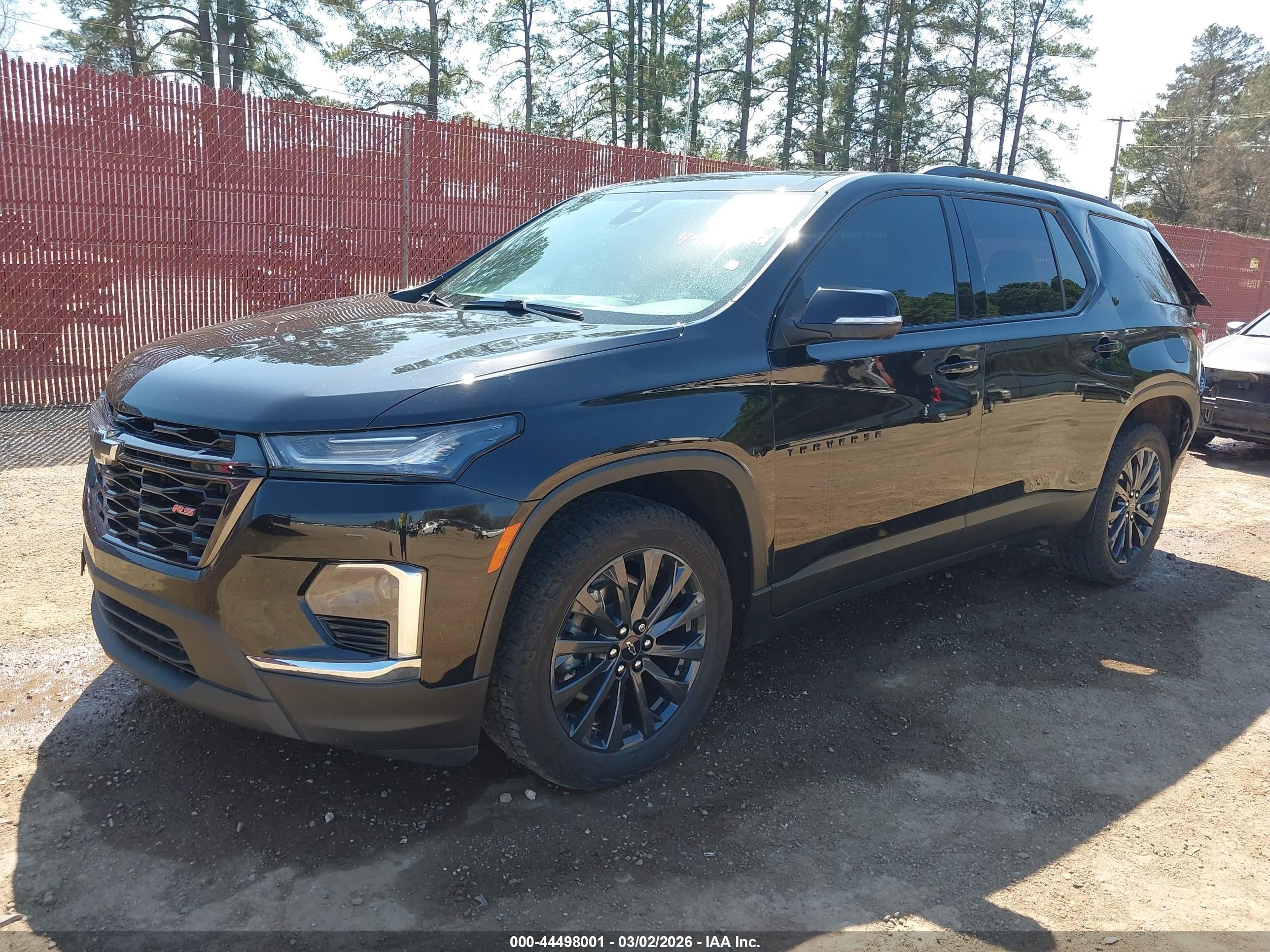 CHEVROLET TRAVERSE image 2