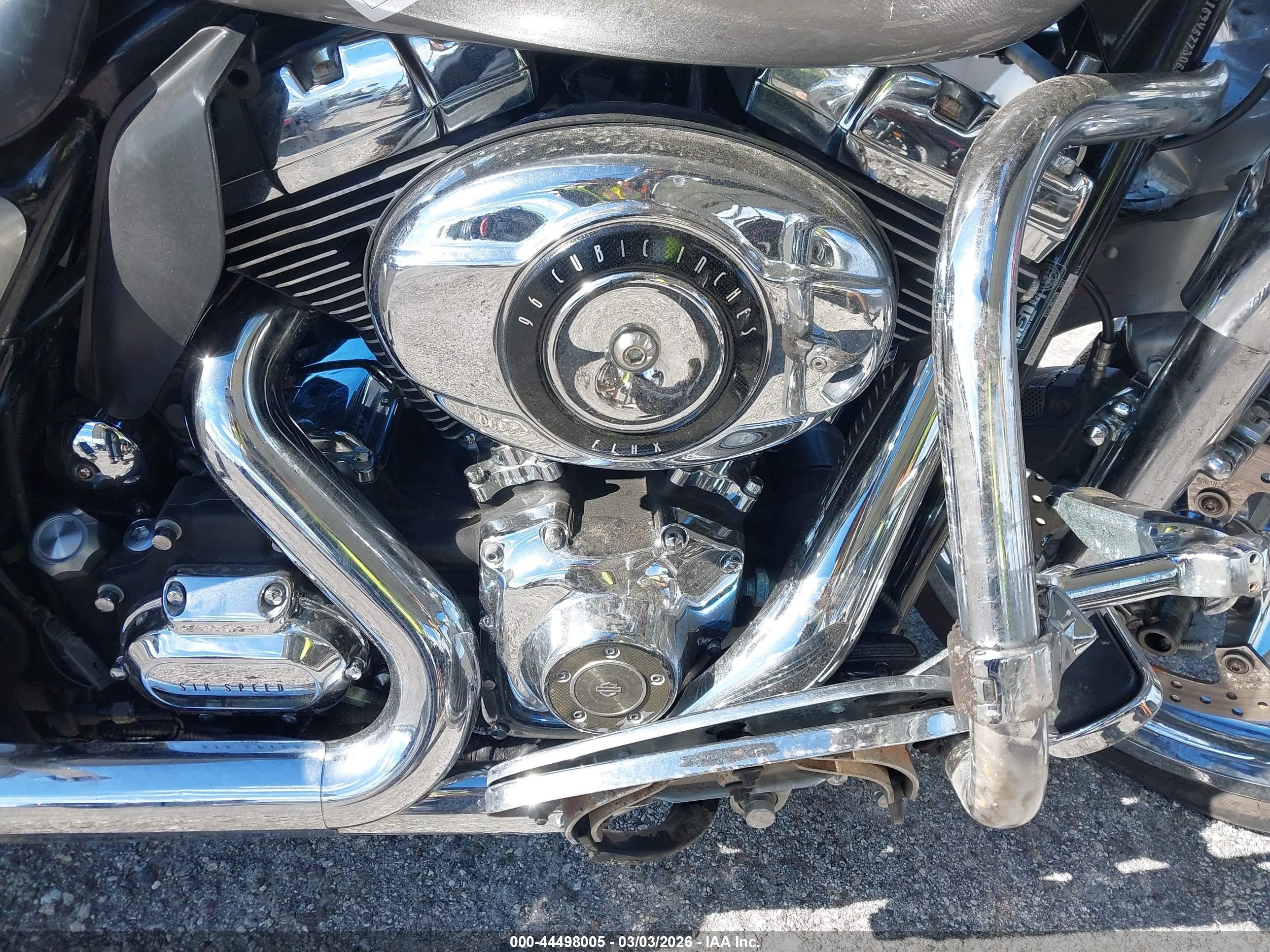 HARLEY-DAVIDSON FLHX image 8