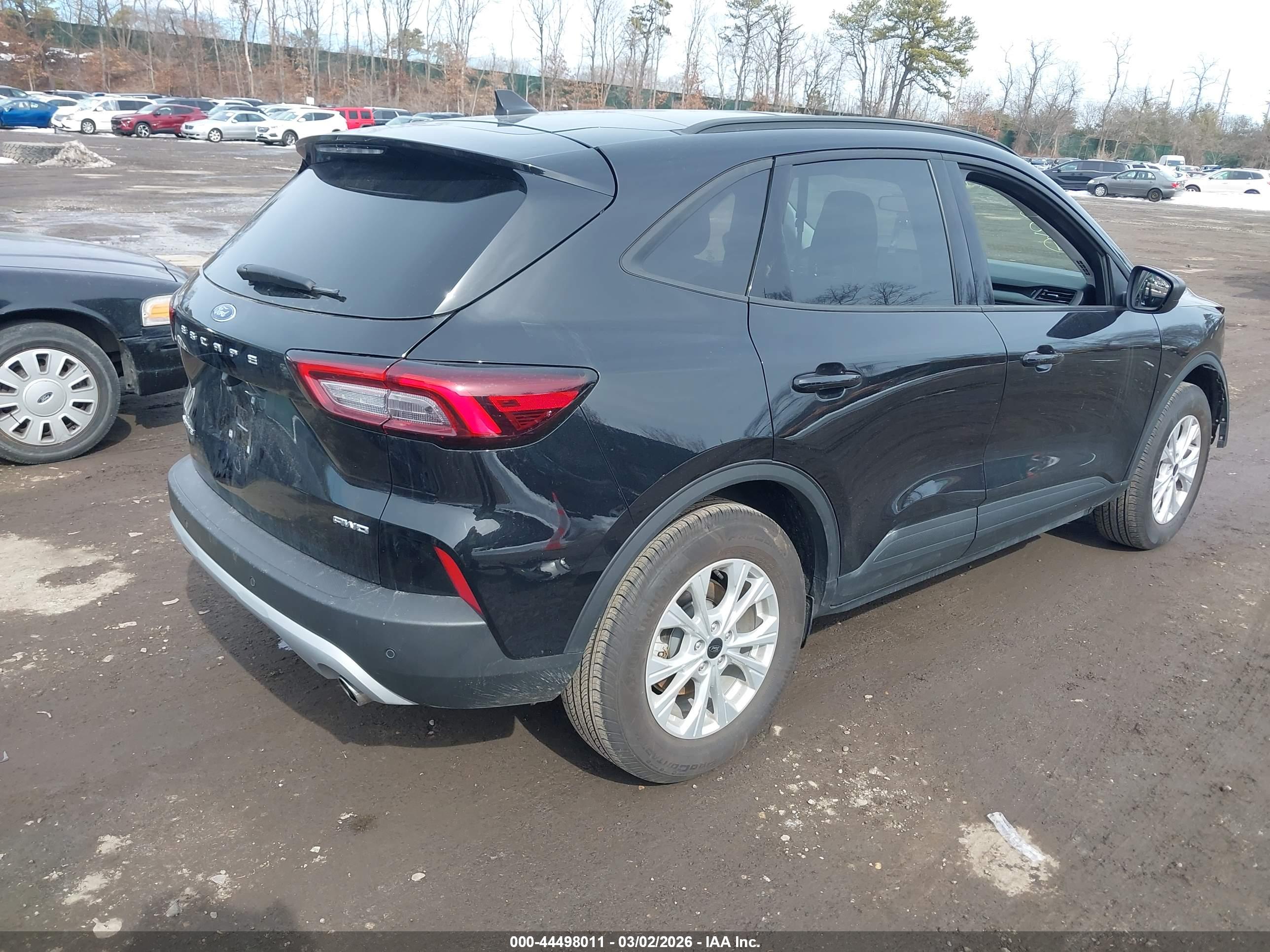FORD ESCAPE image 4