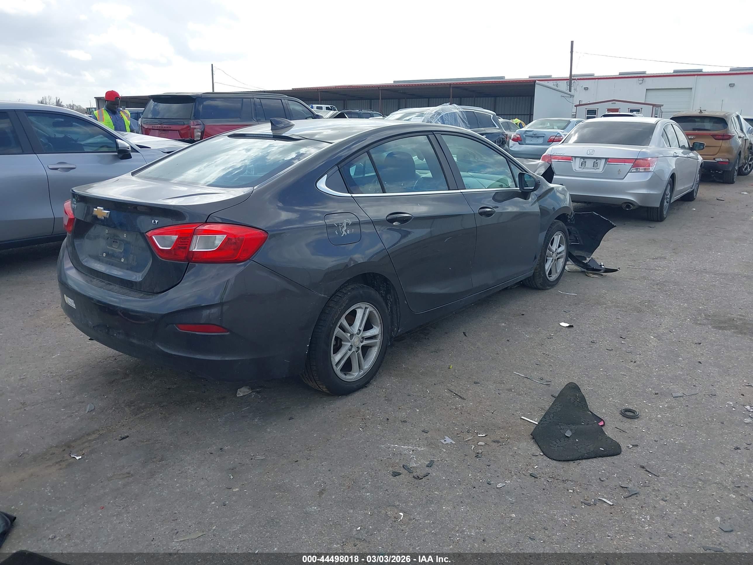 CHEVROLET CRUZE image 4