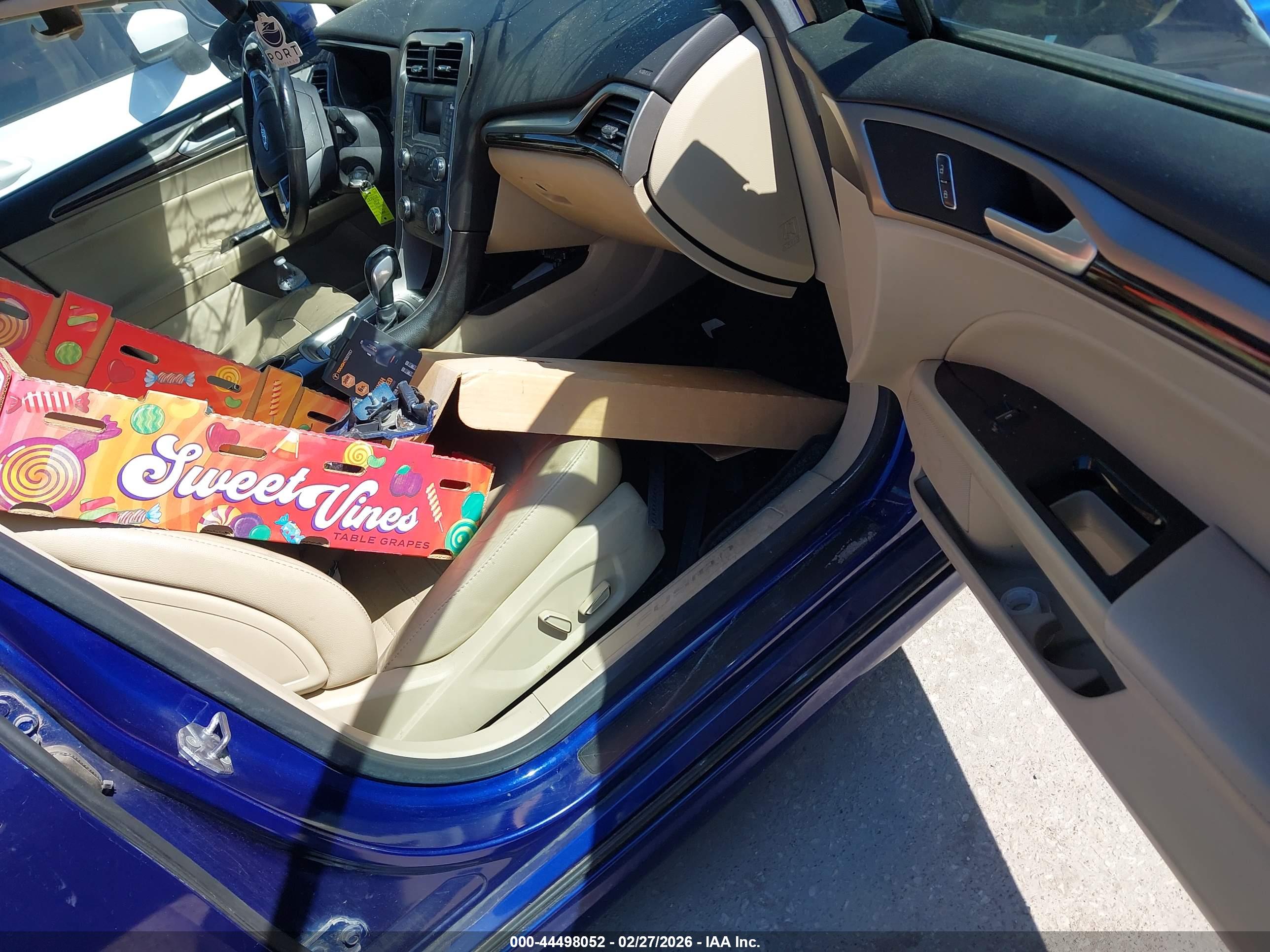 FORD FUSION image 5