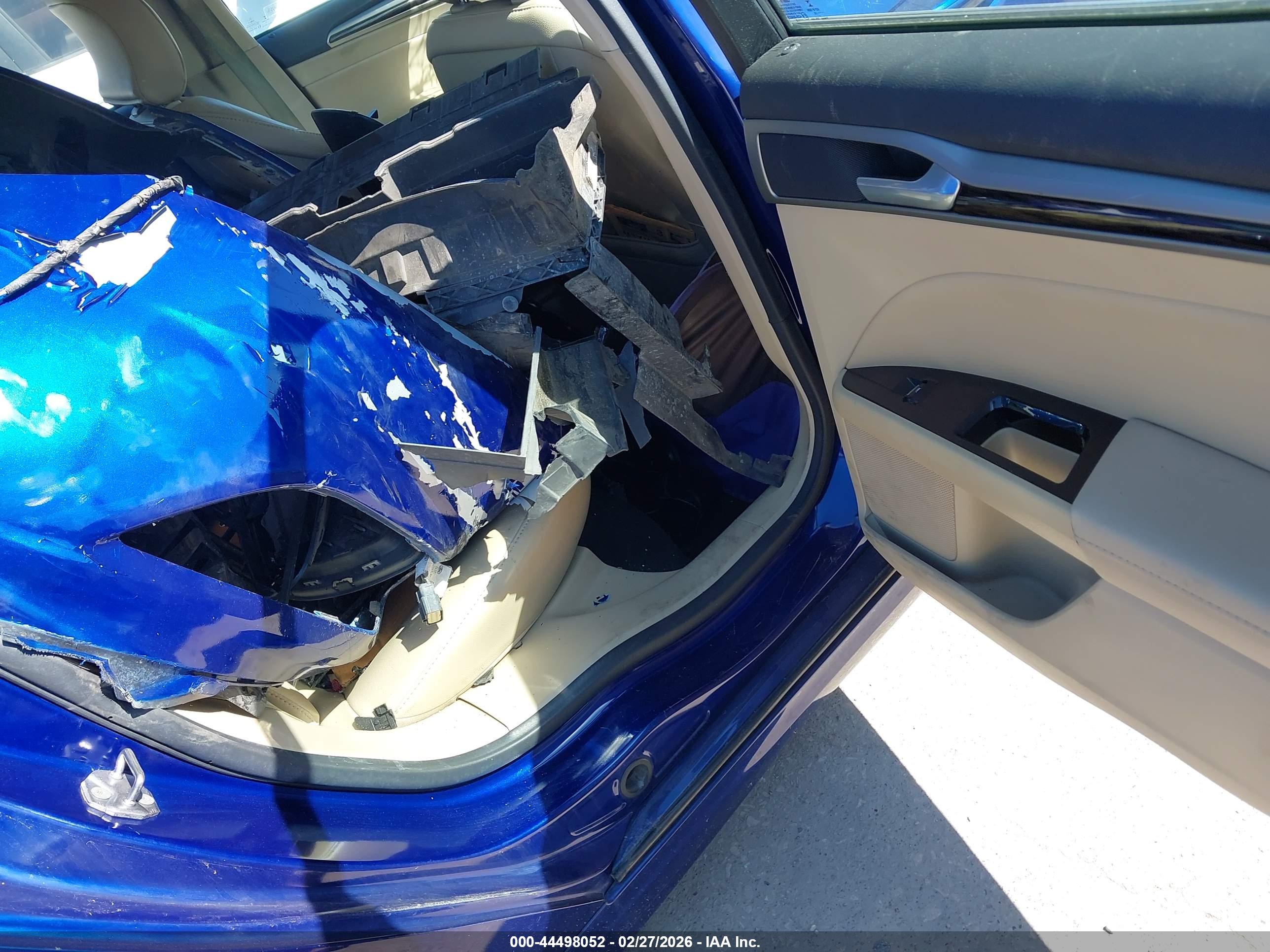 FORD FUSION image 8