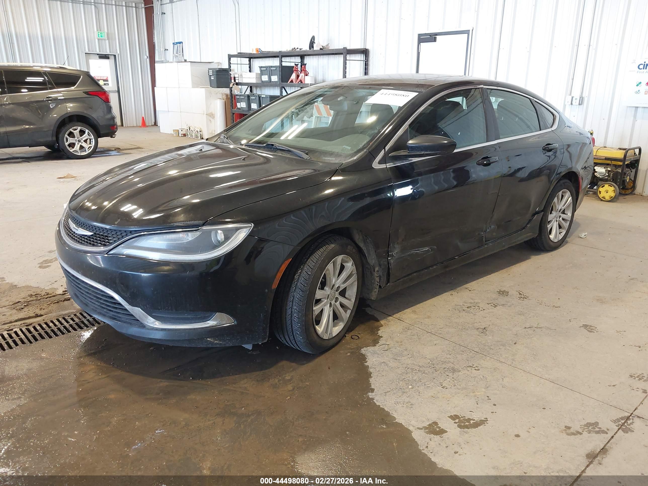 CHRYSLER 200 image 2