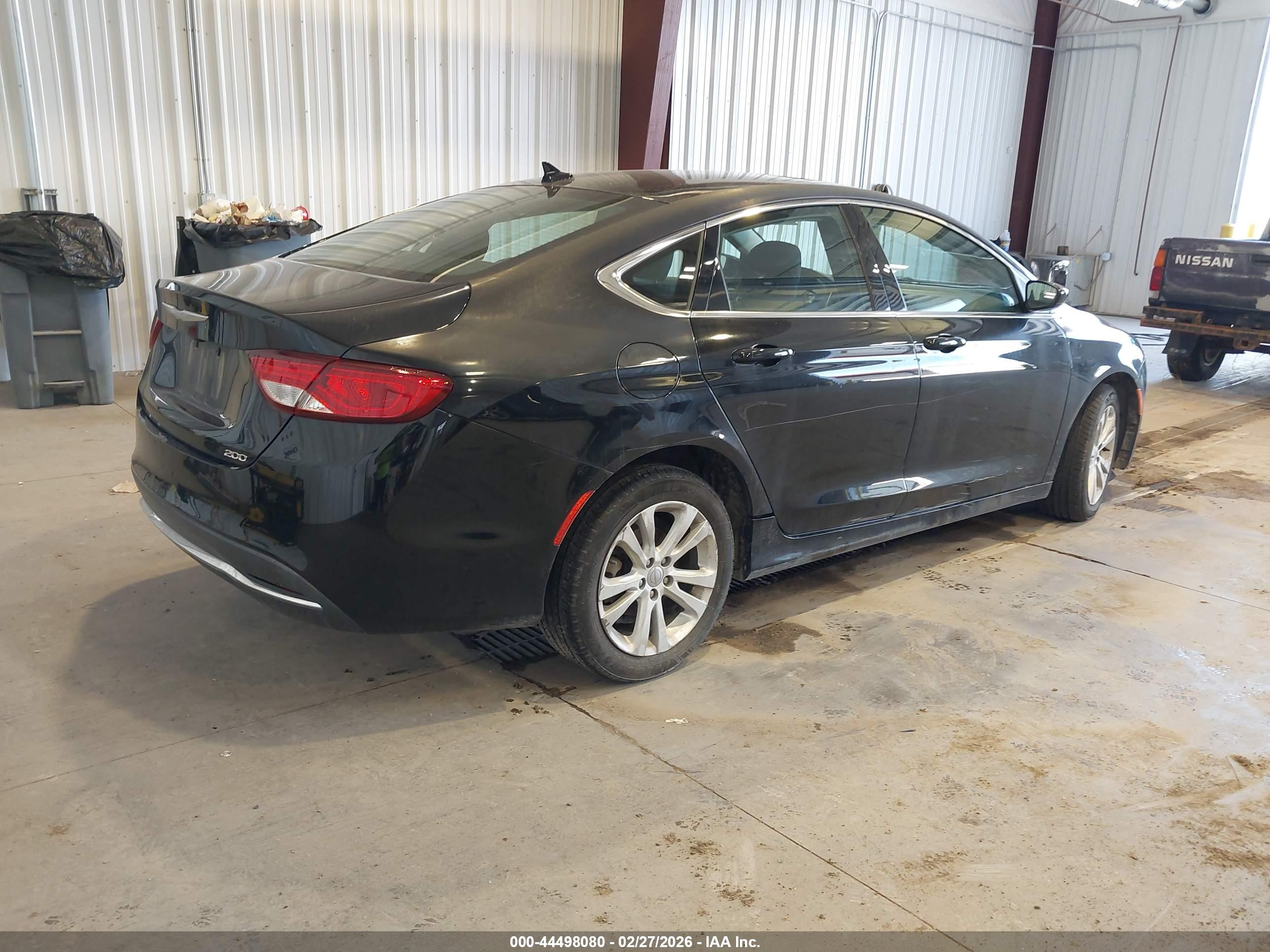CHRYSLER 200 image 4