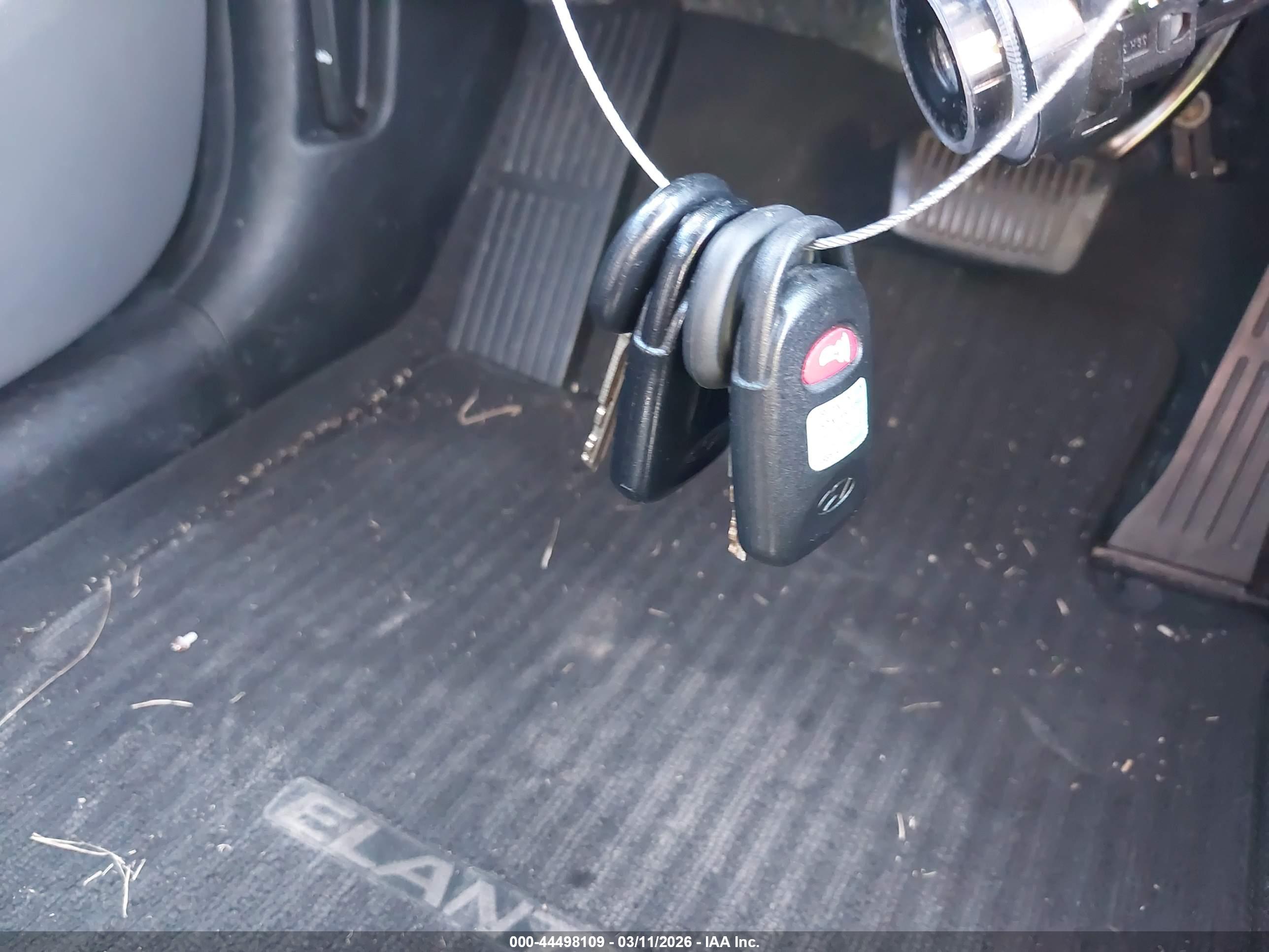 HYUNDAI ELANTRA image 11