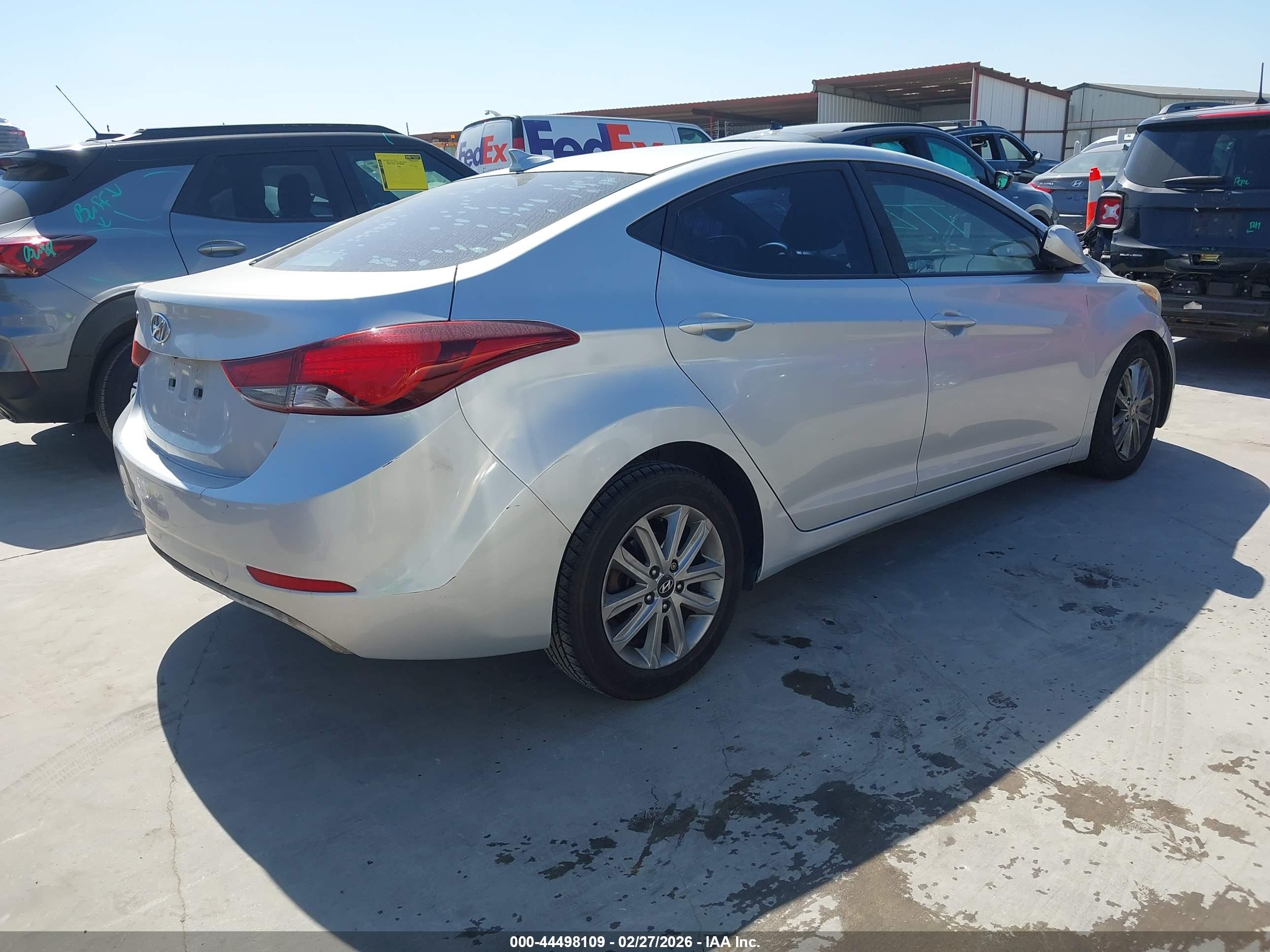 HYUNDAI ELANTRA image 4