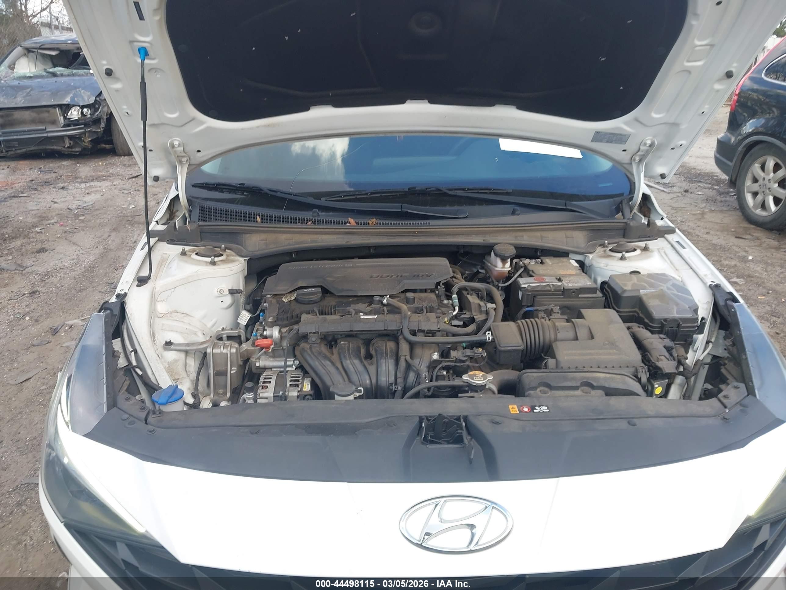 HYUNDAI ELANTRA image 10