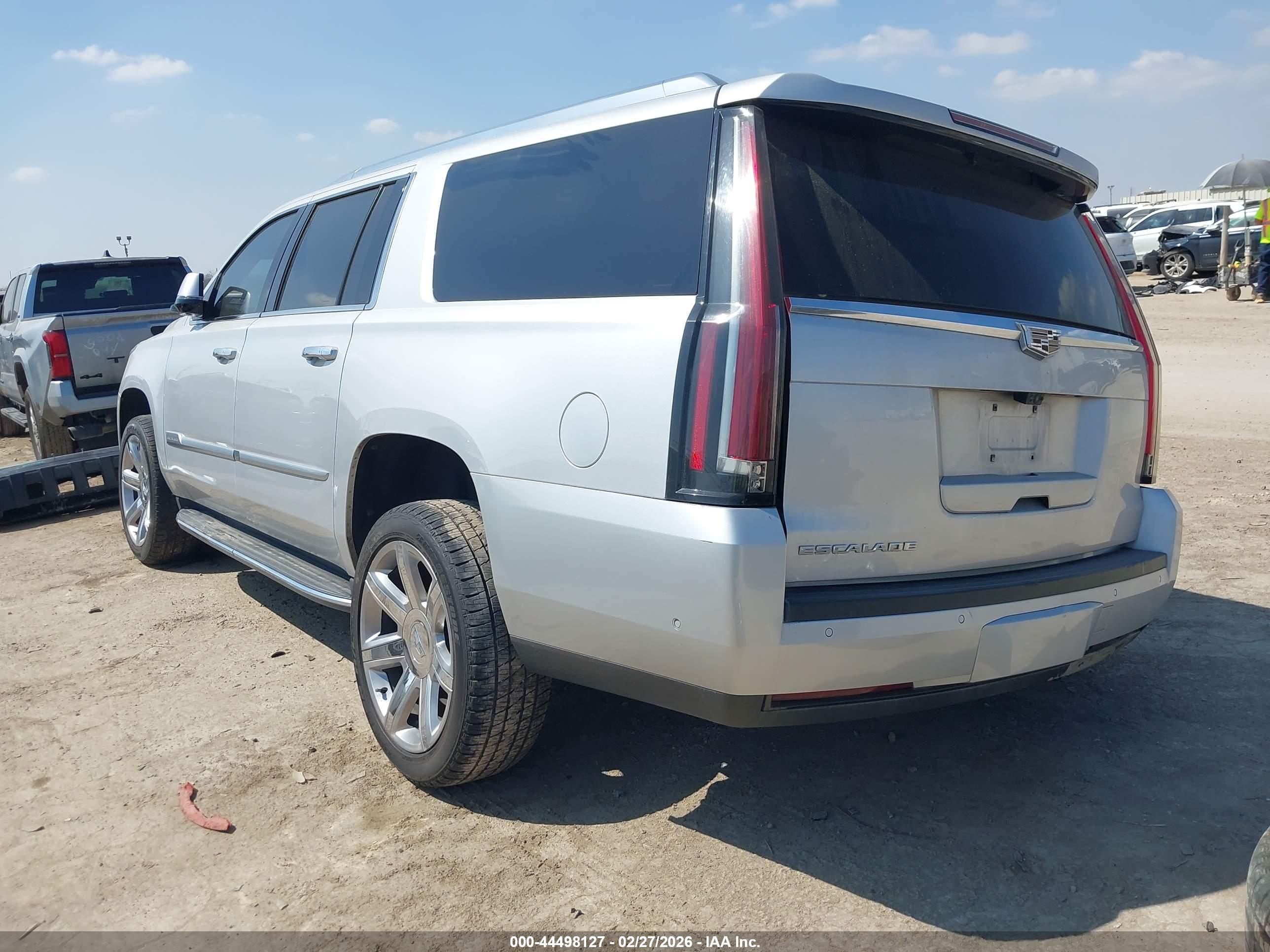 CADILLAC ESCALADE image 3