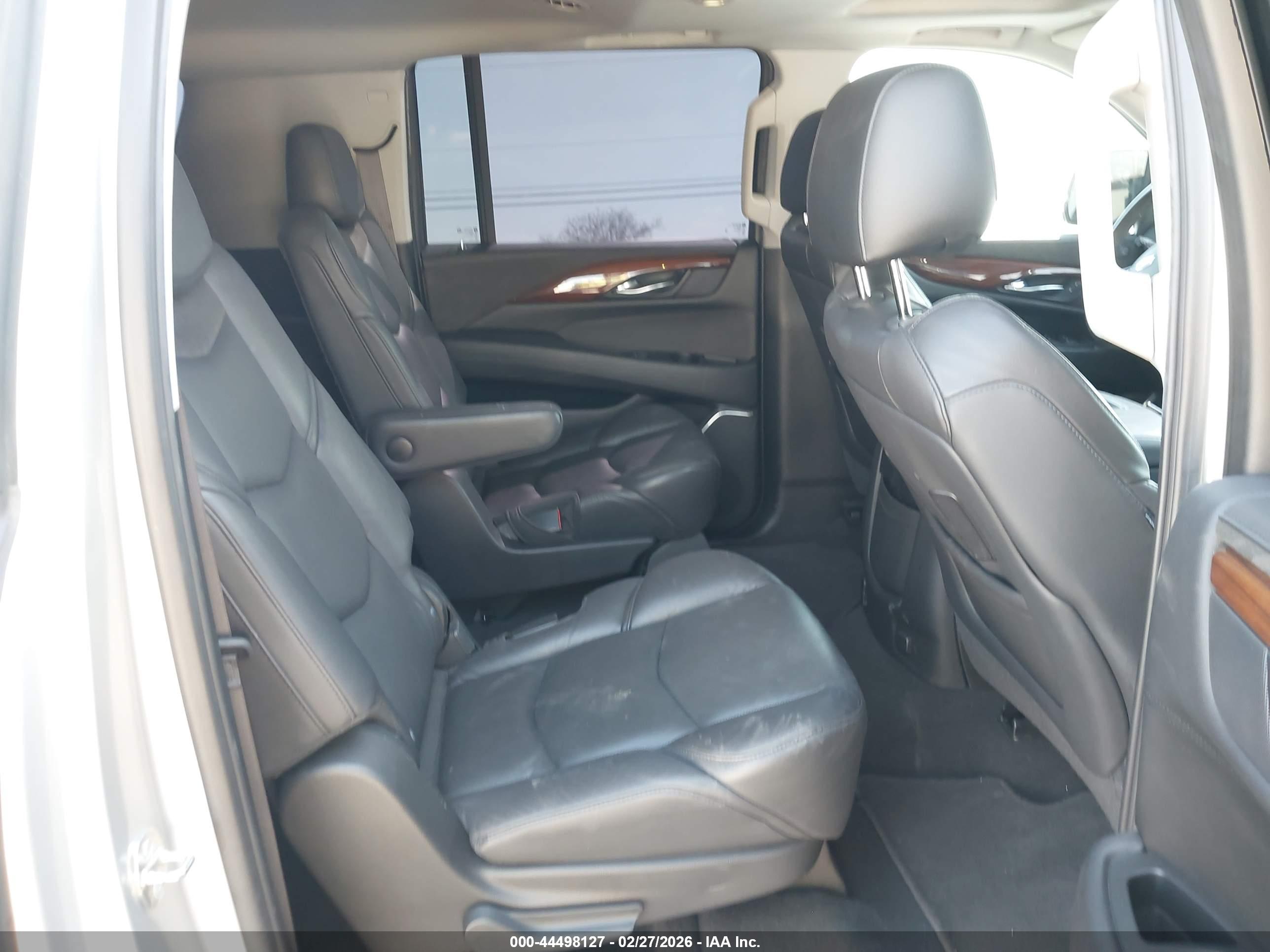 CADILLAC ESCALADE image 8