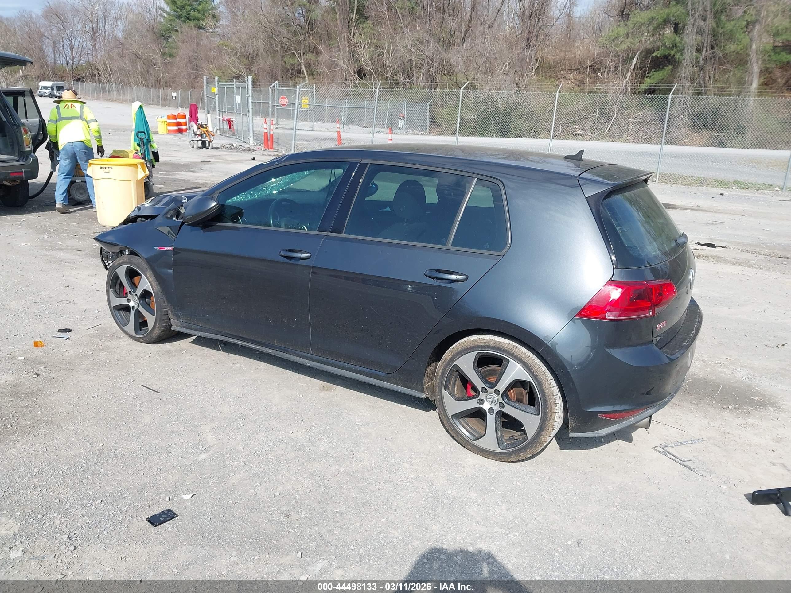 VOLKSWAGEN GOLF image 3