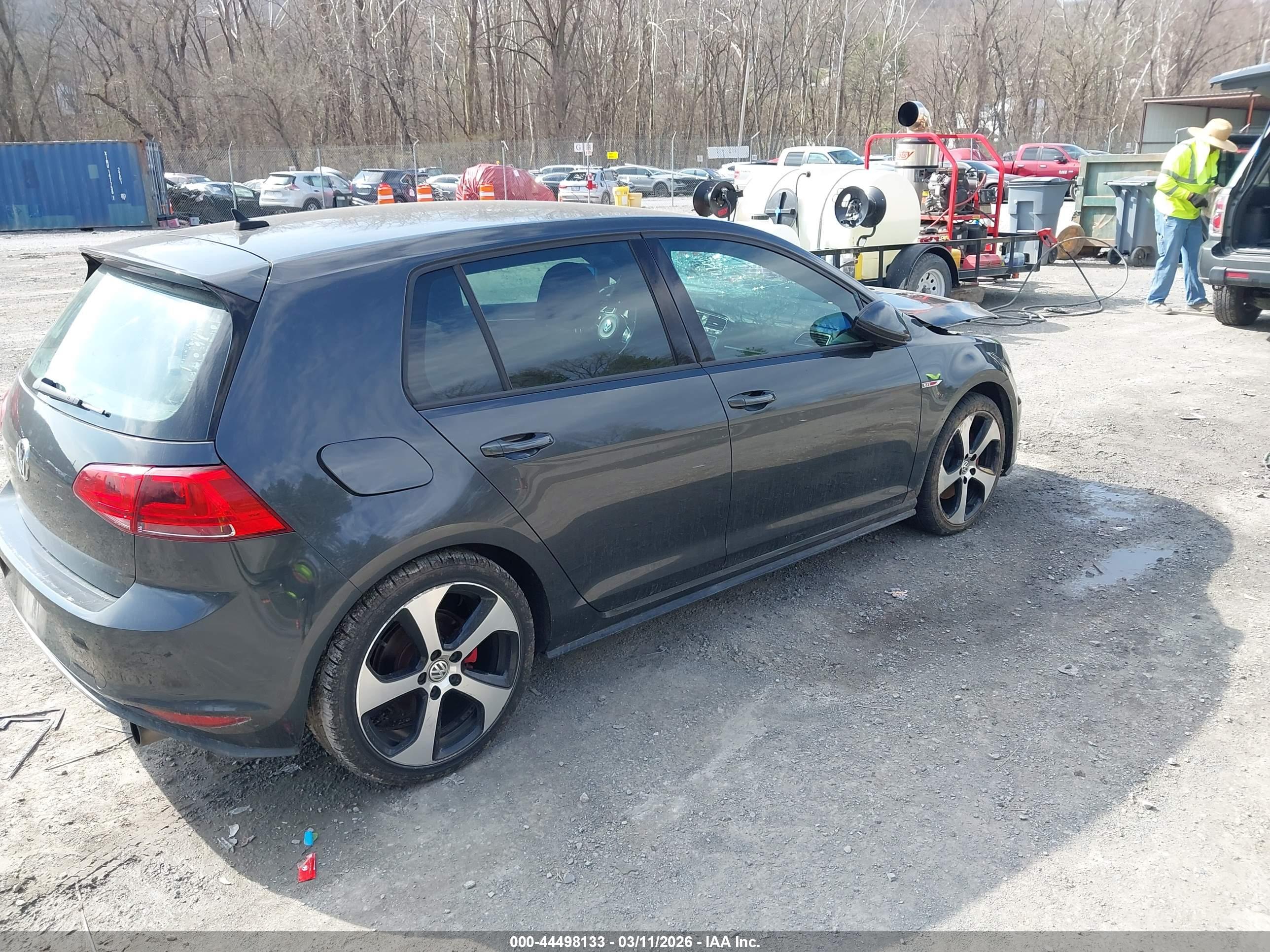 VOLKSWAGEN GOLF image 4