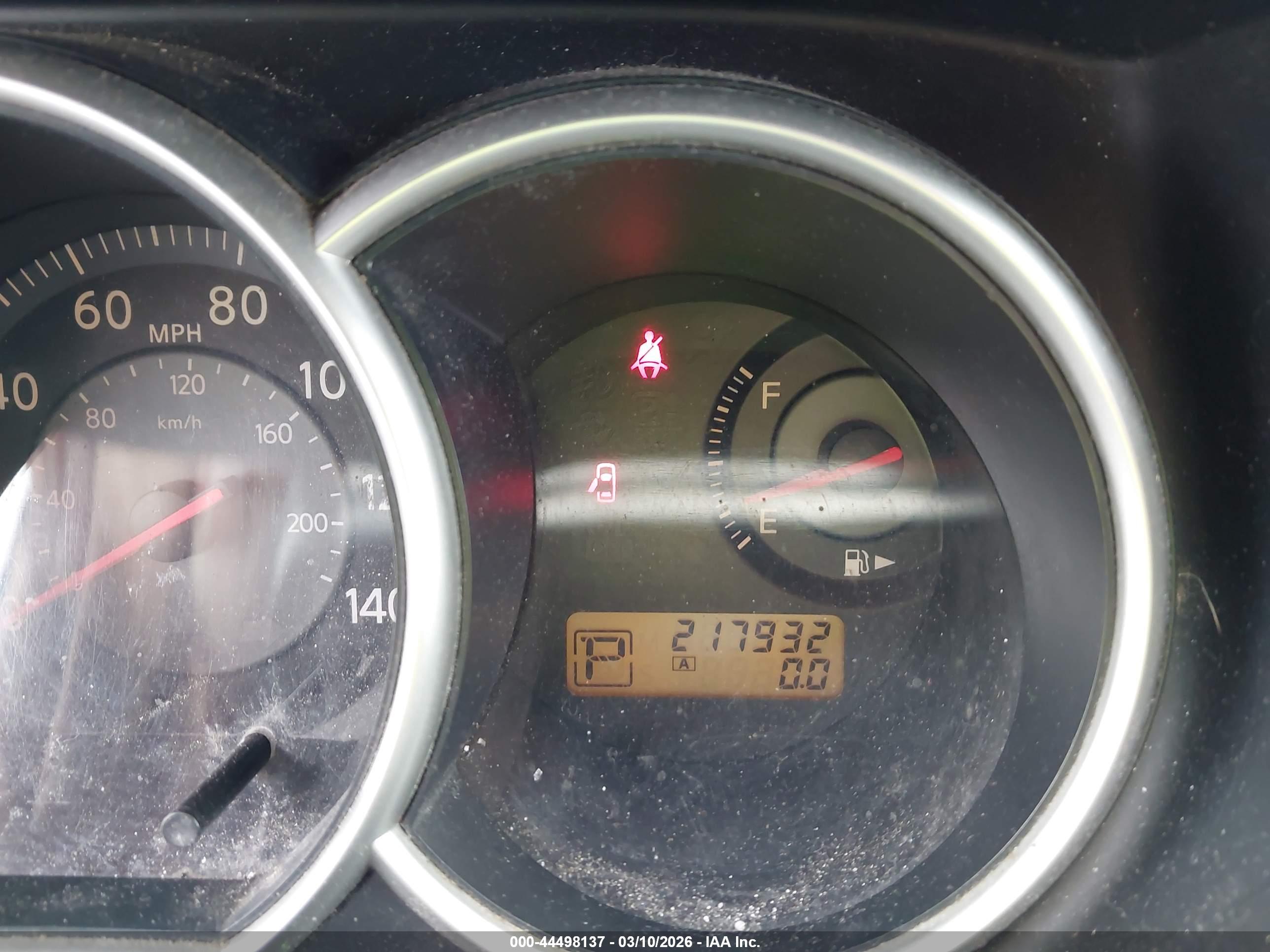 NISSAN VERSA image 7