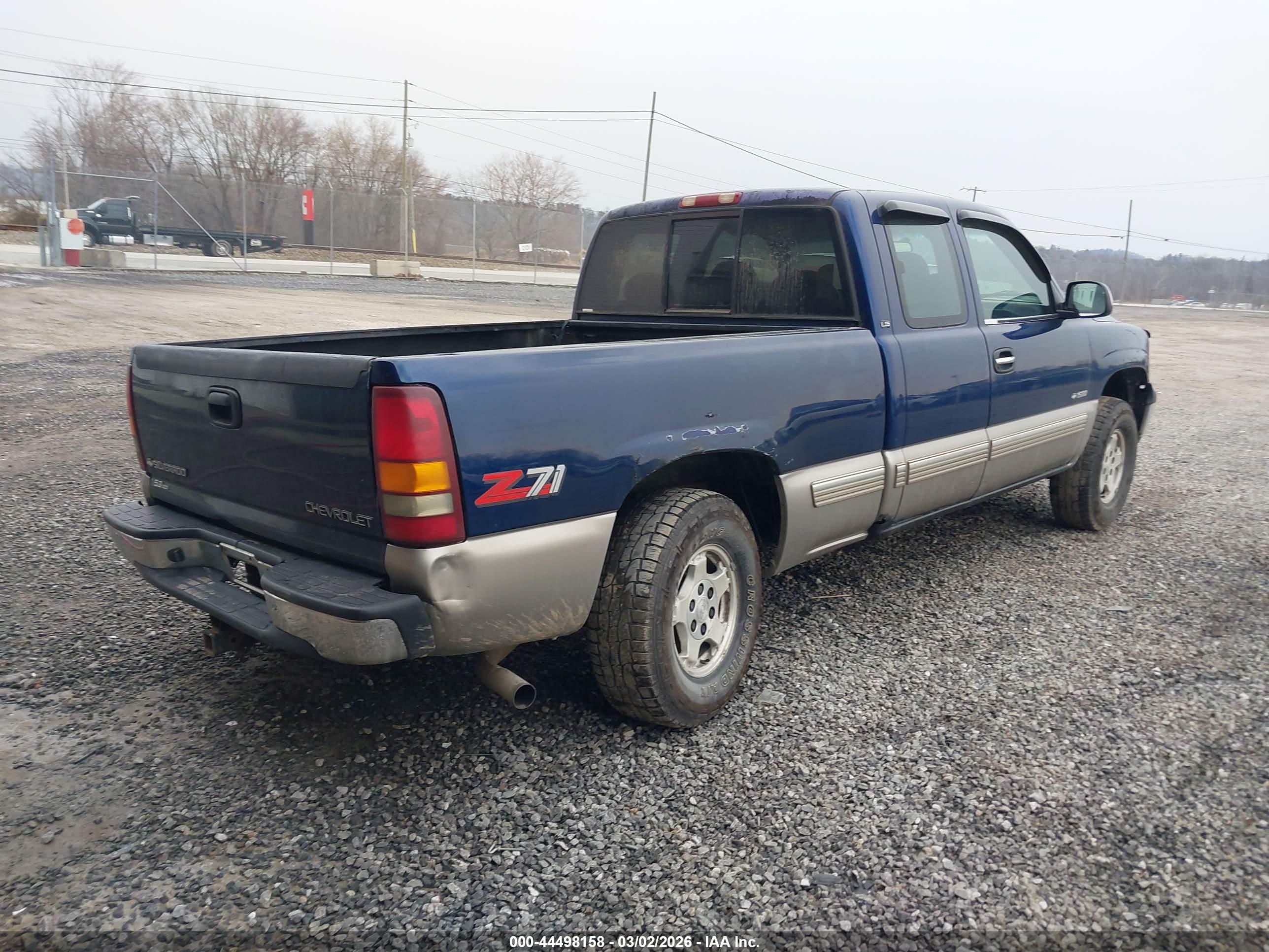 CHEVROLET SILVERADO image 4