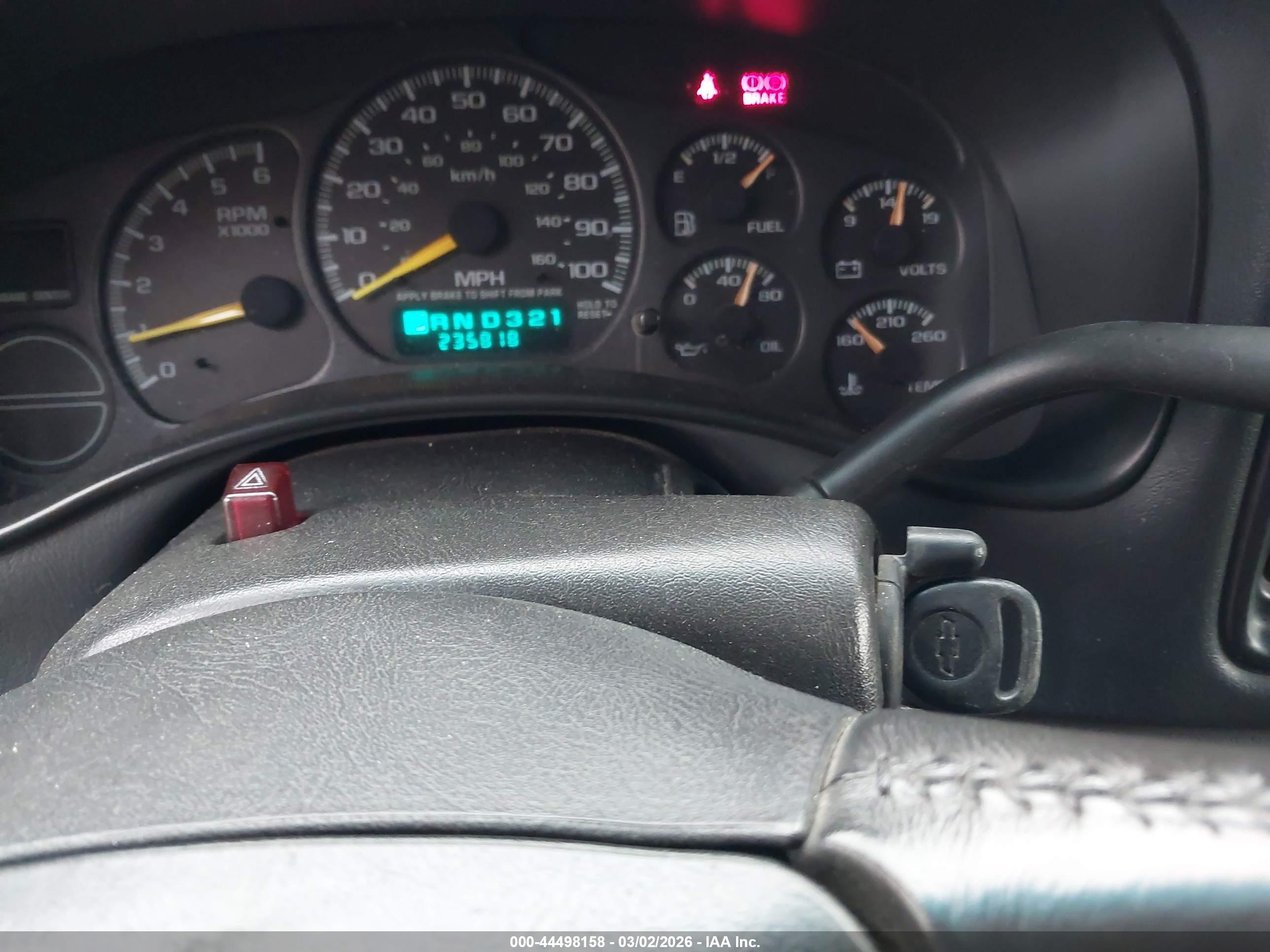 CHEVROLET SILVERADO image 7