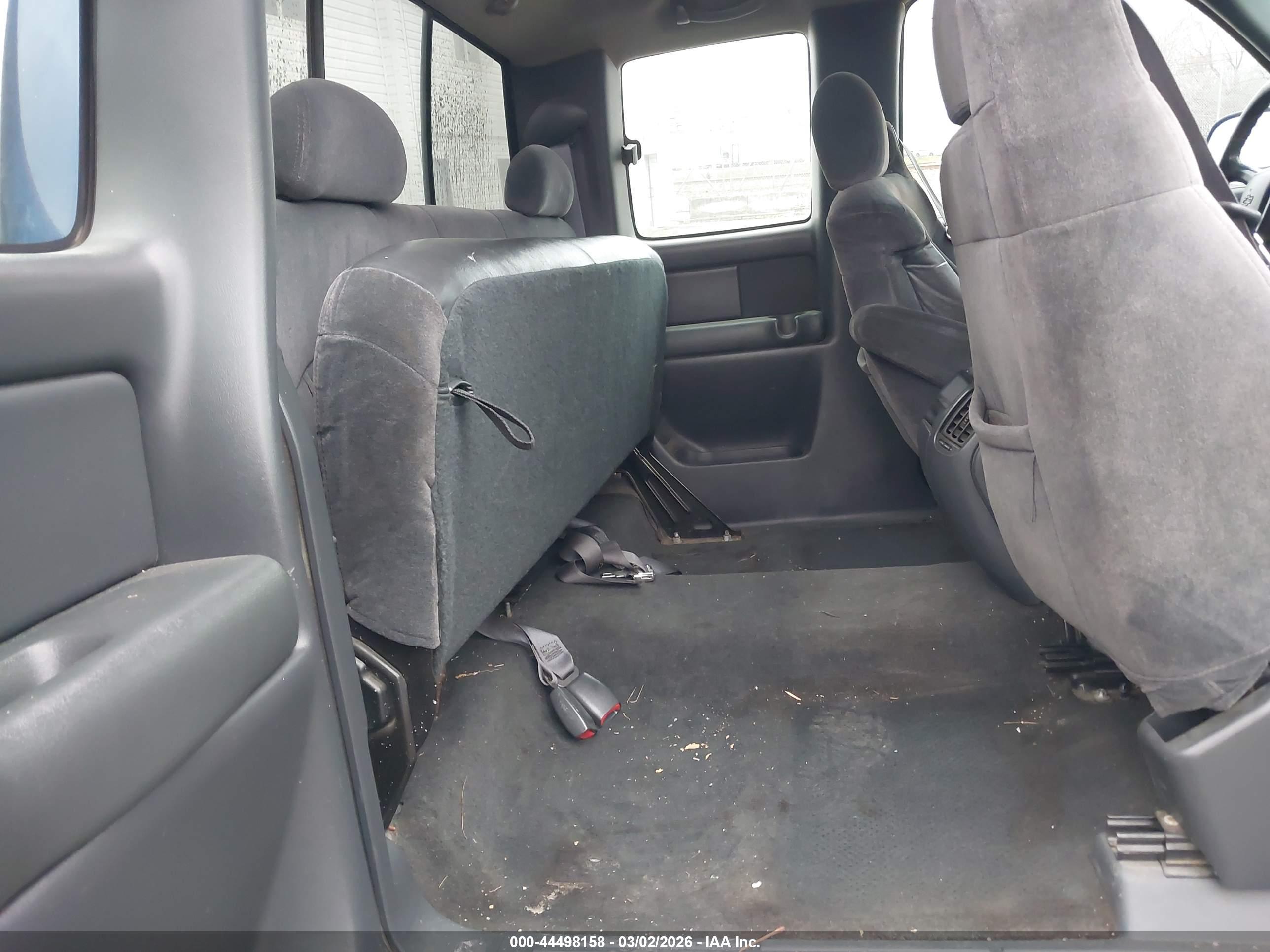 CHEVROLET SILVERADO image 8