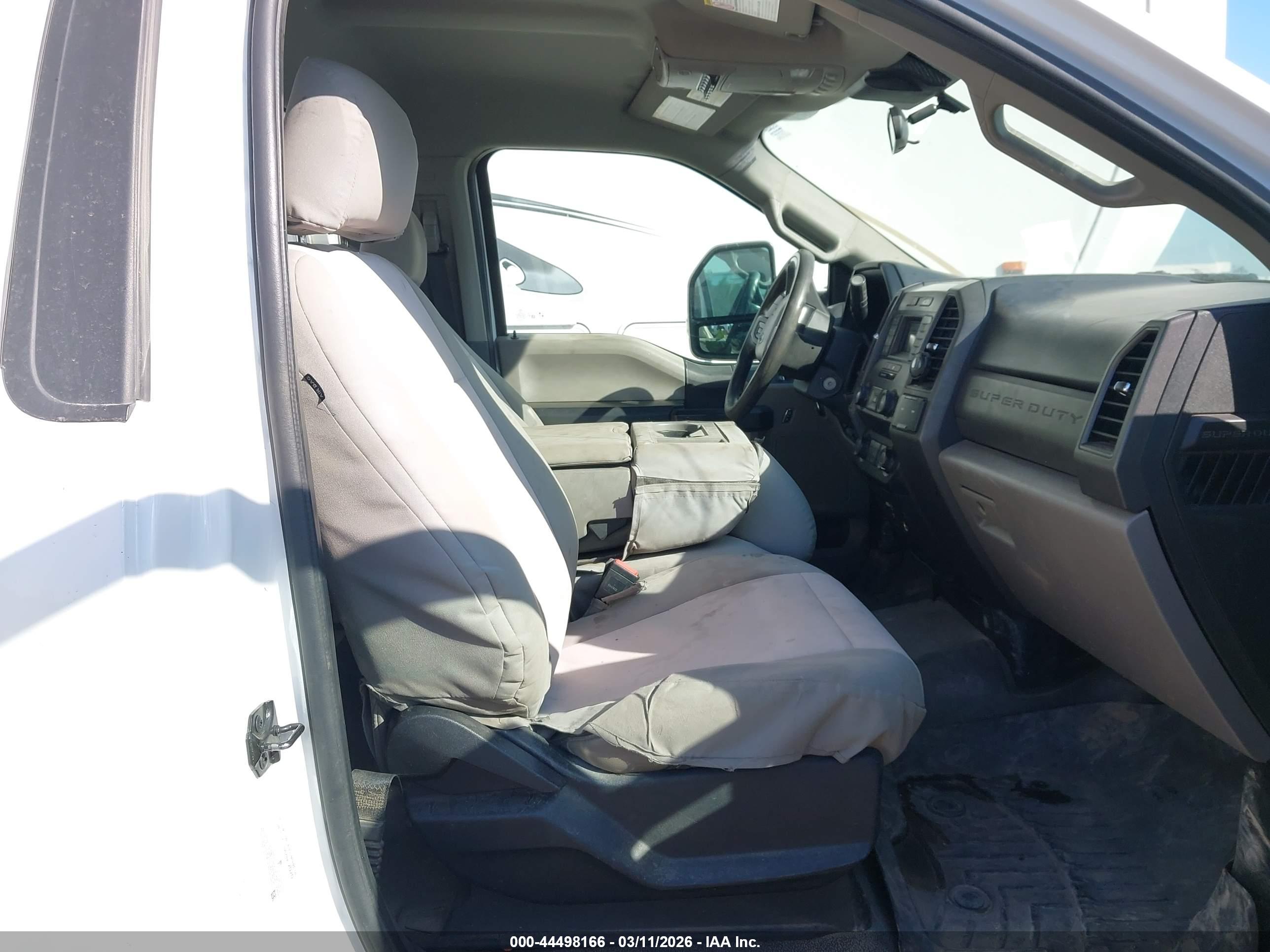 FORD F-450 image 8