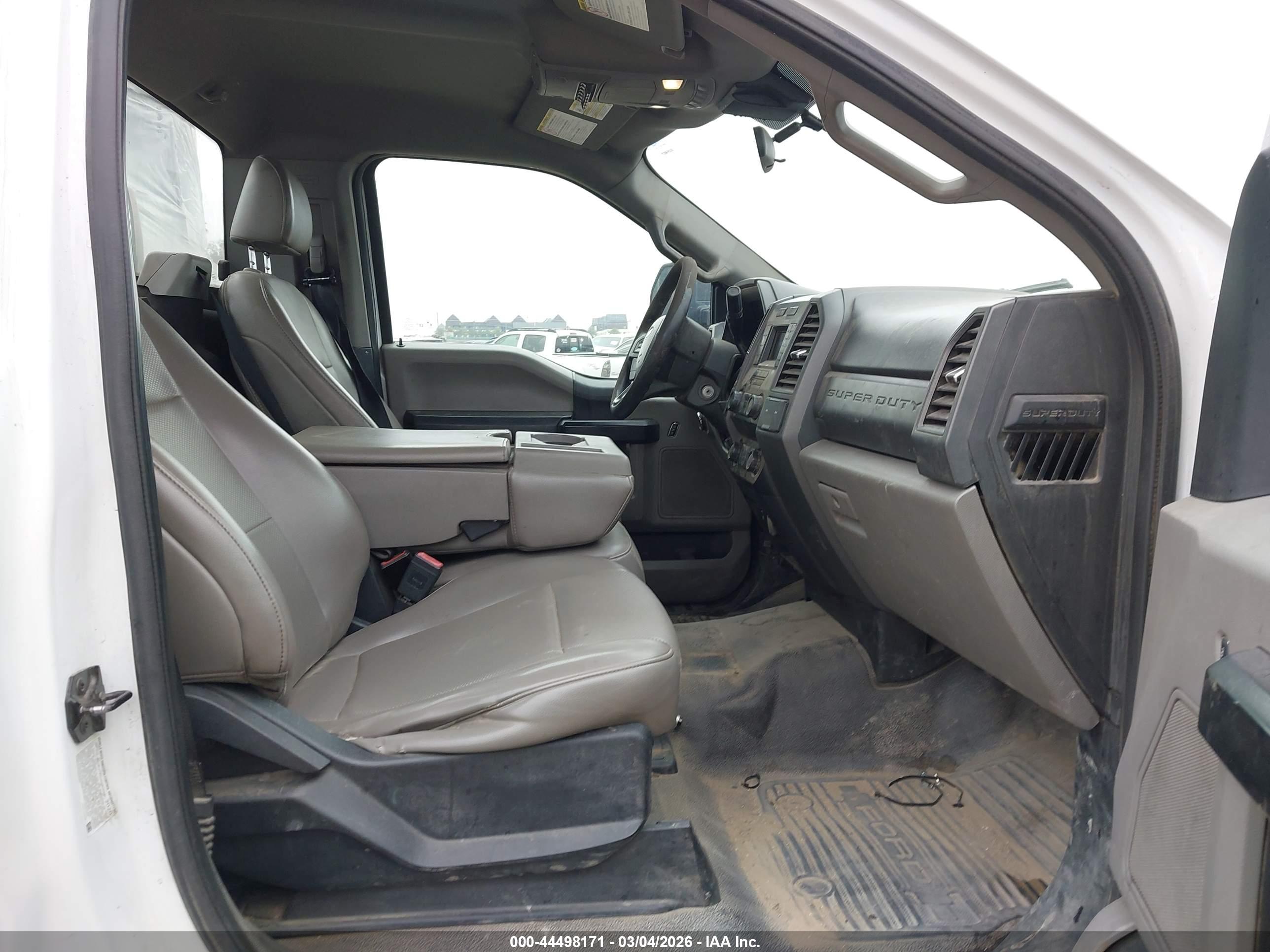 FORD F-450 image 5