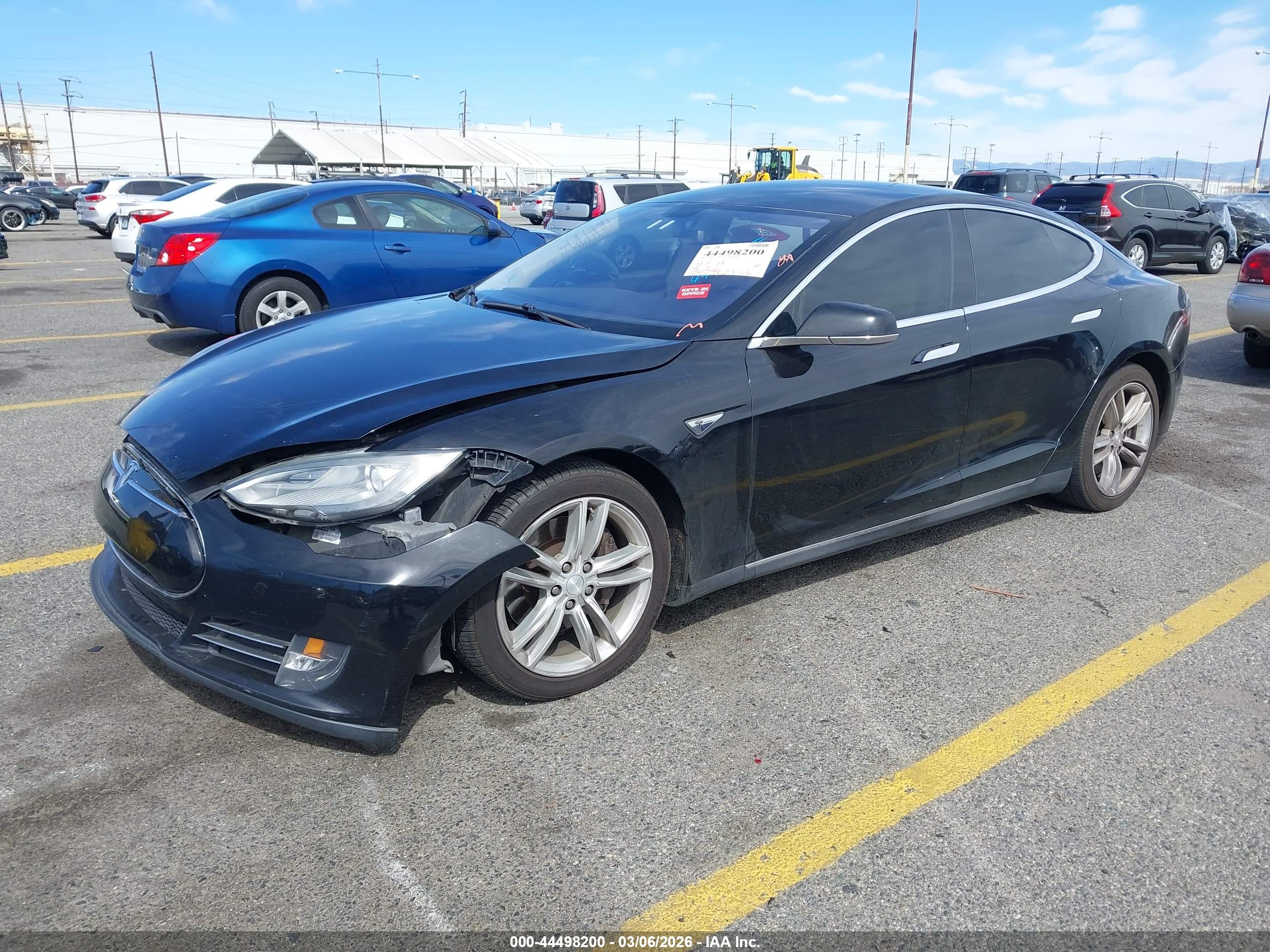TESLA MODEL image 2