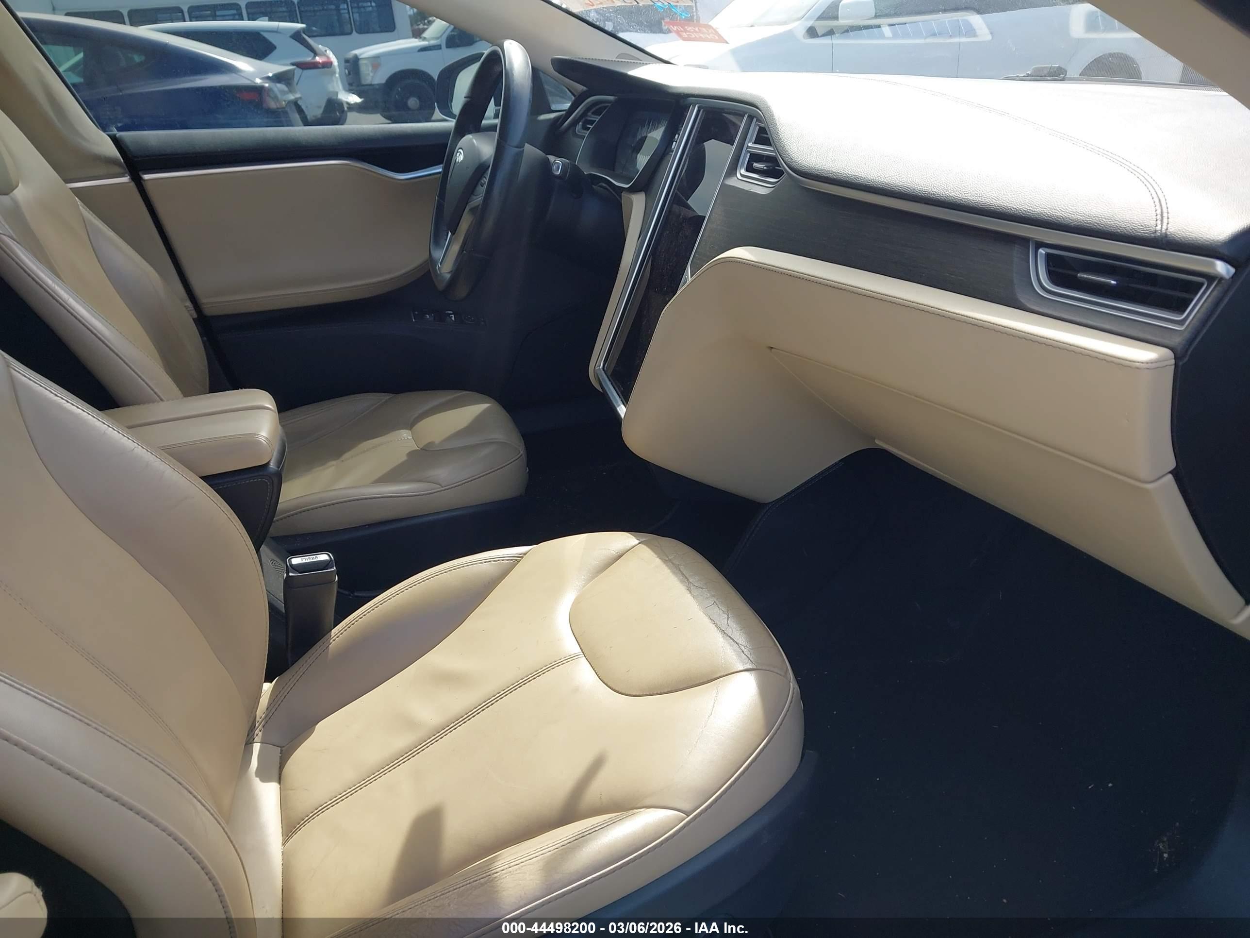 TESLA MODEL image 5