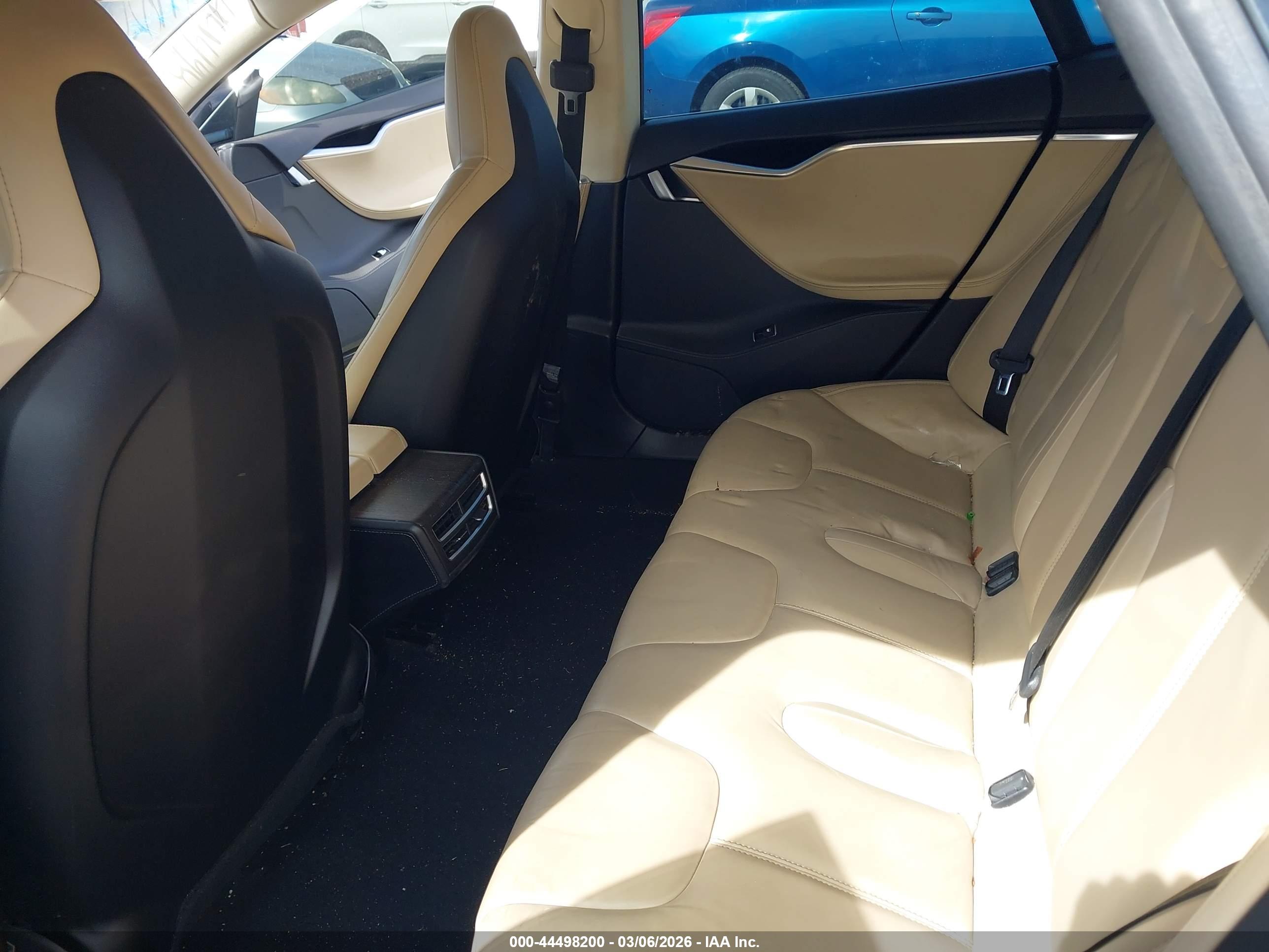 TESLA MODEL image 8