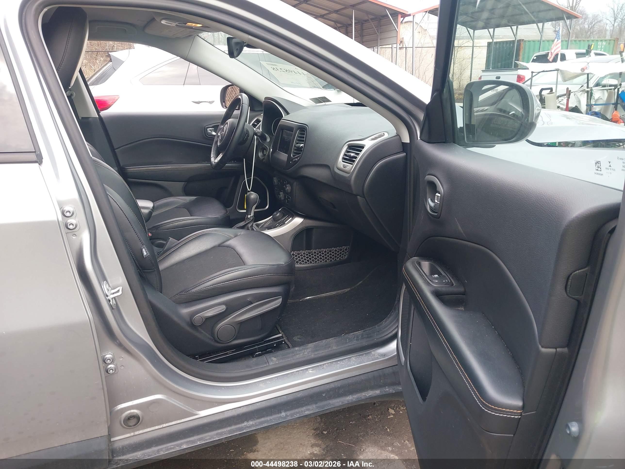 JEEP COMPASS image 5