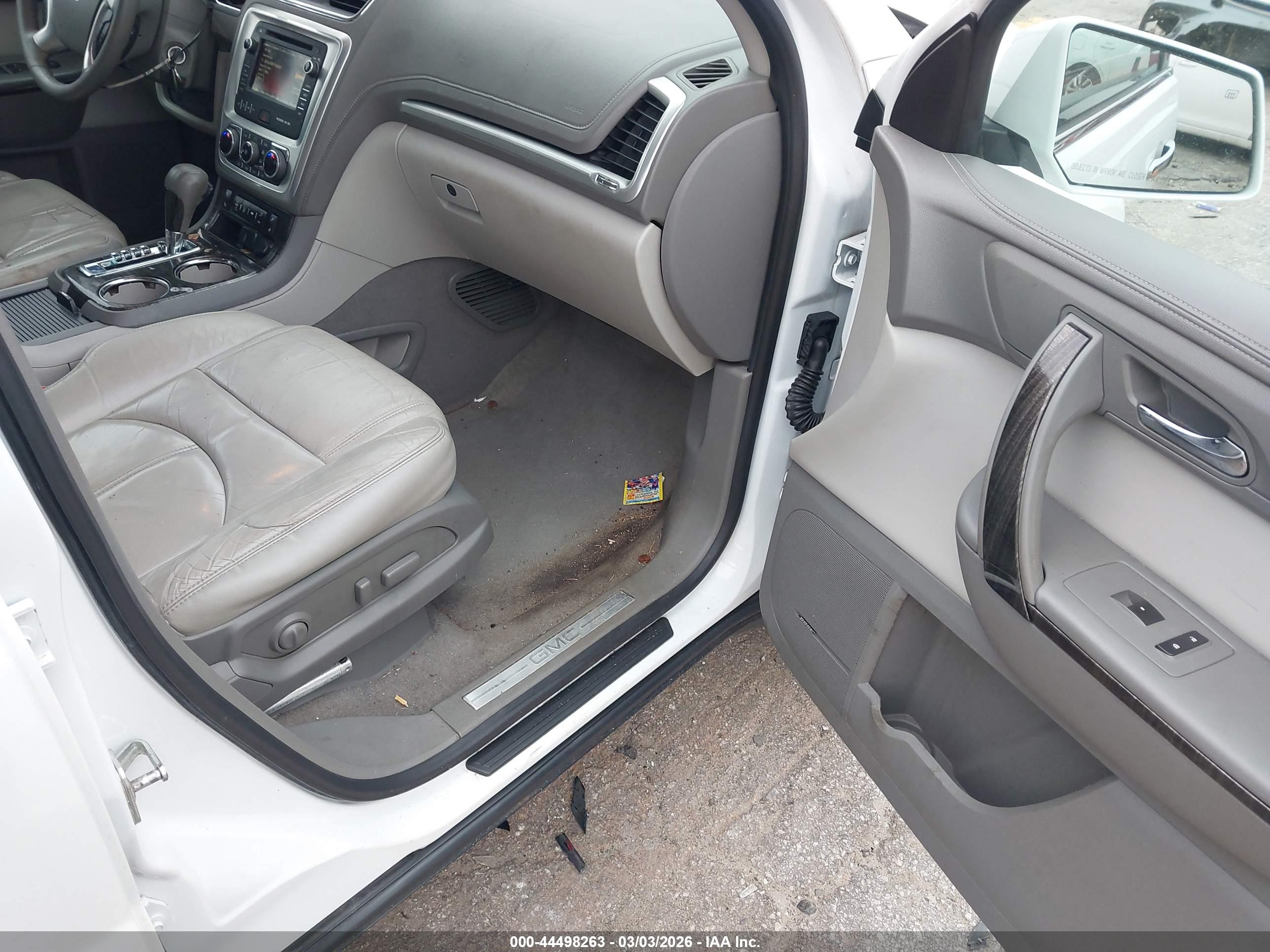 GMC ACADIA image 5