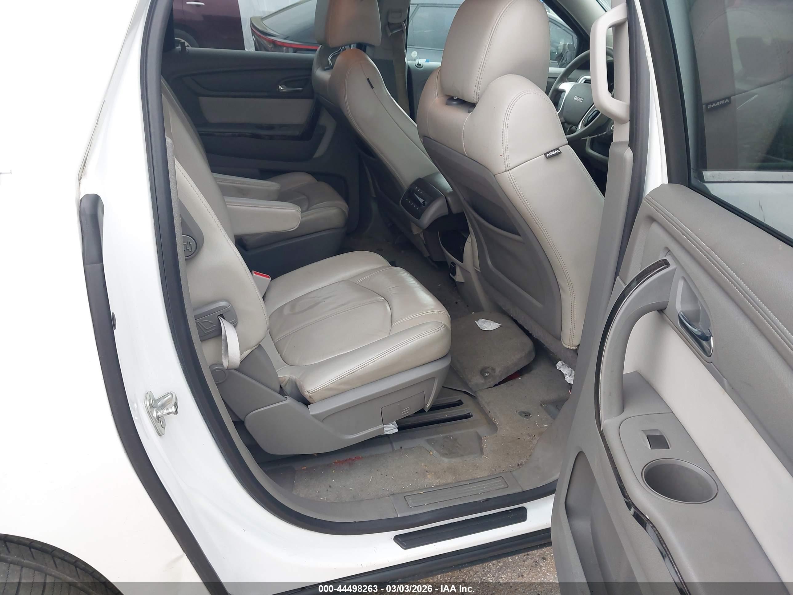 GMC ACADIA image 8