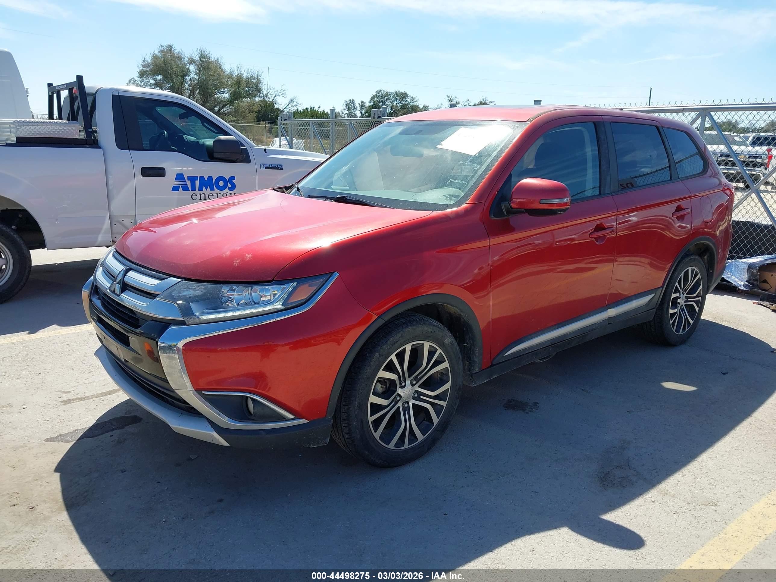 MITSUBISHI OUTLANDER image 2