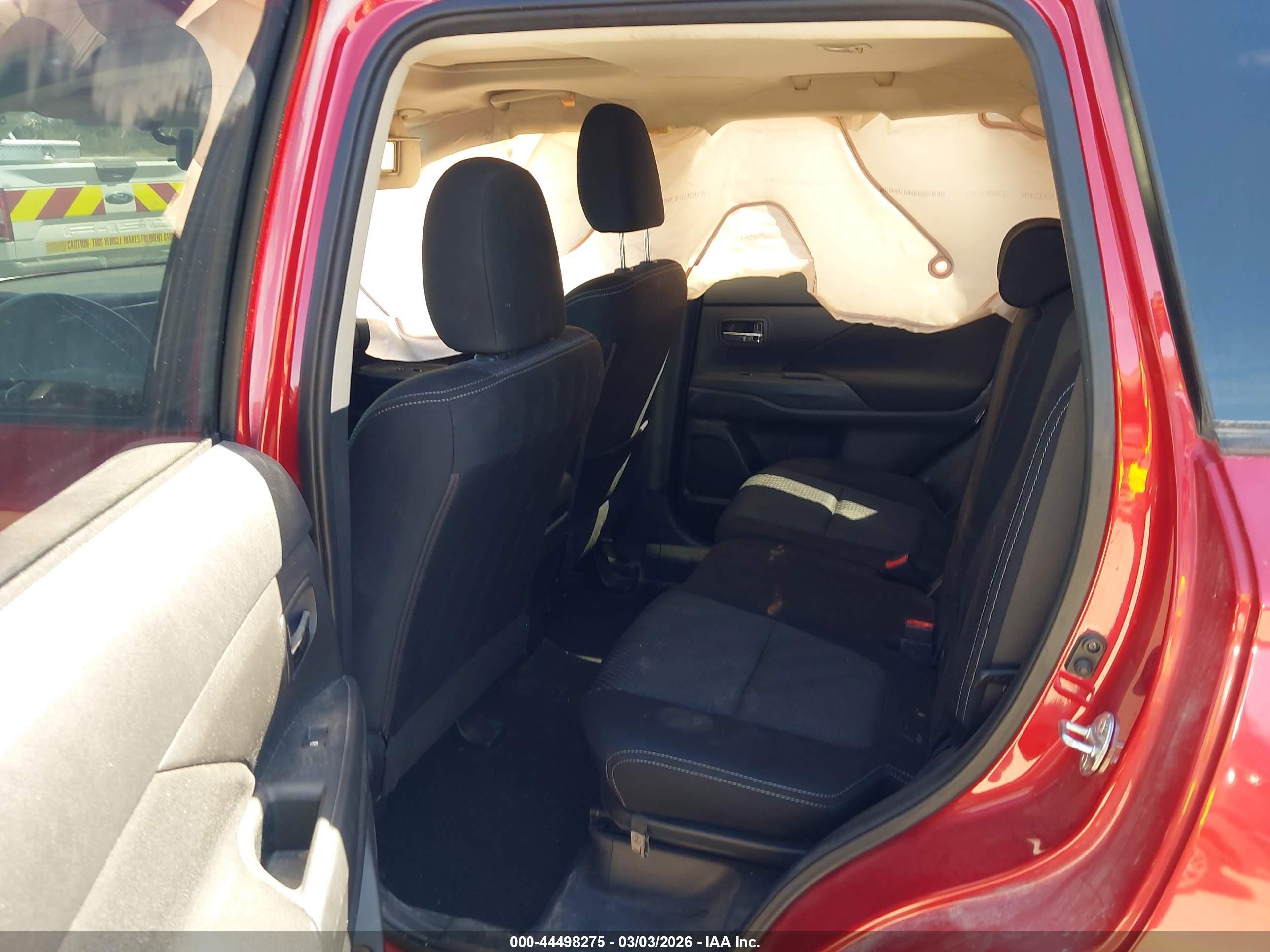 MITSUBISHI OUTLANDER image 8
