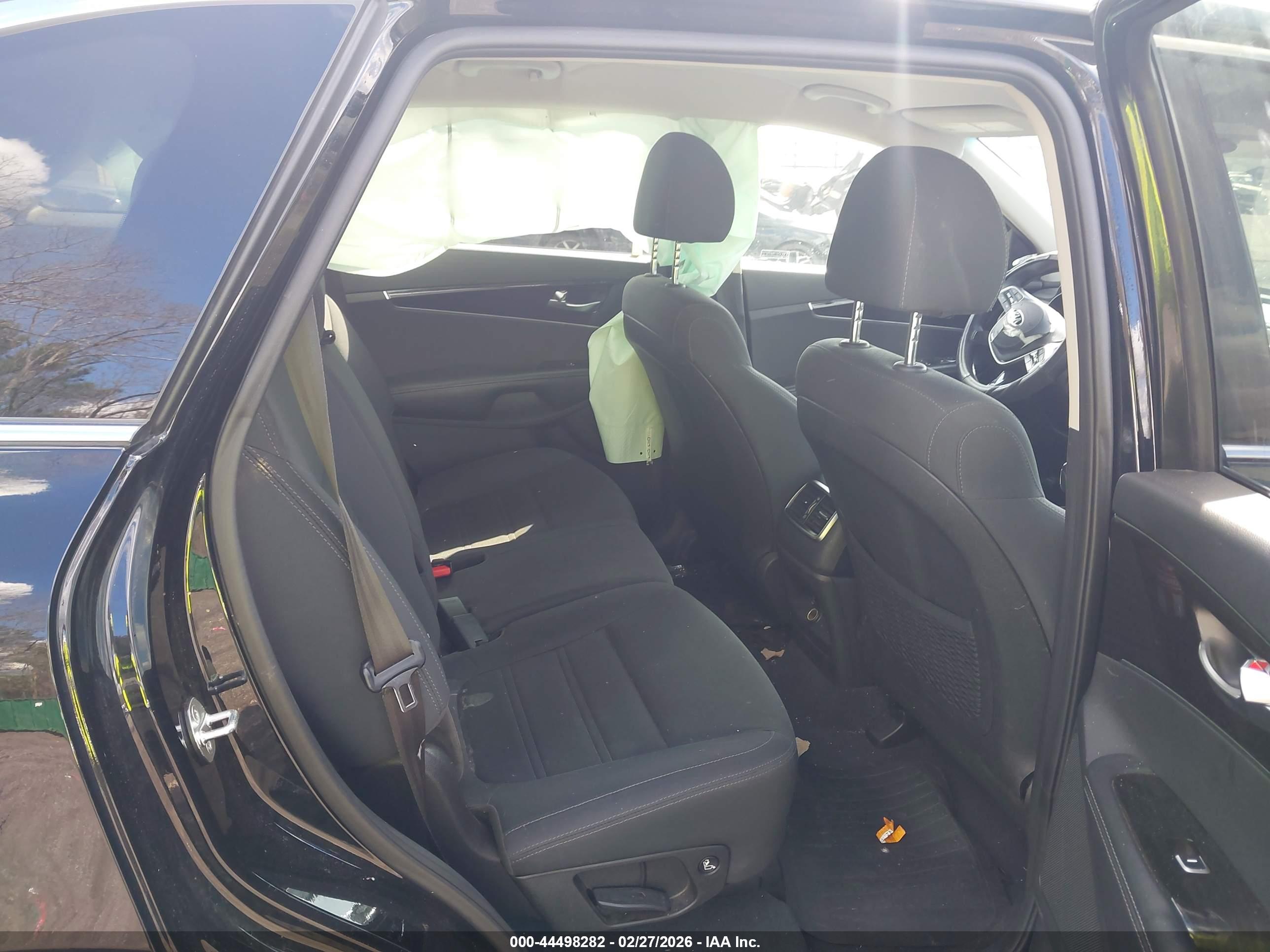 KIA SORENTO image 8
