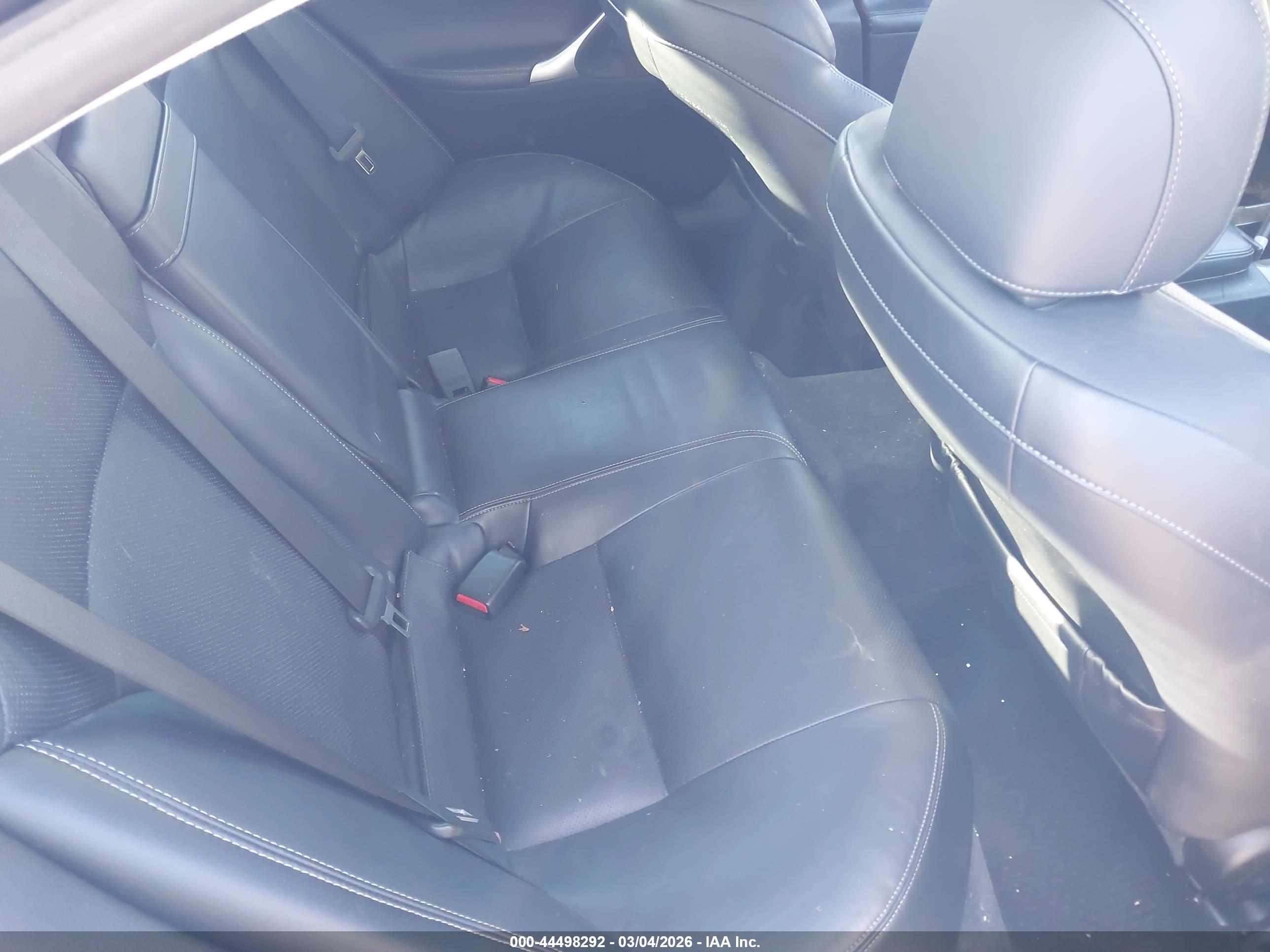LEXUS IS image 8