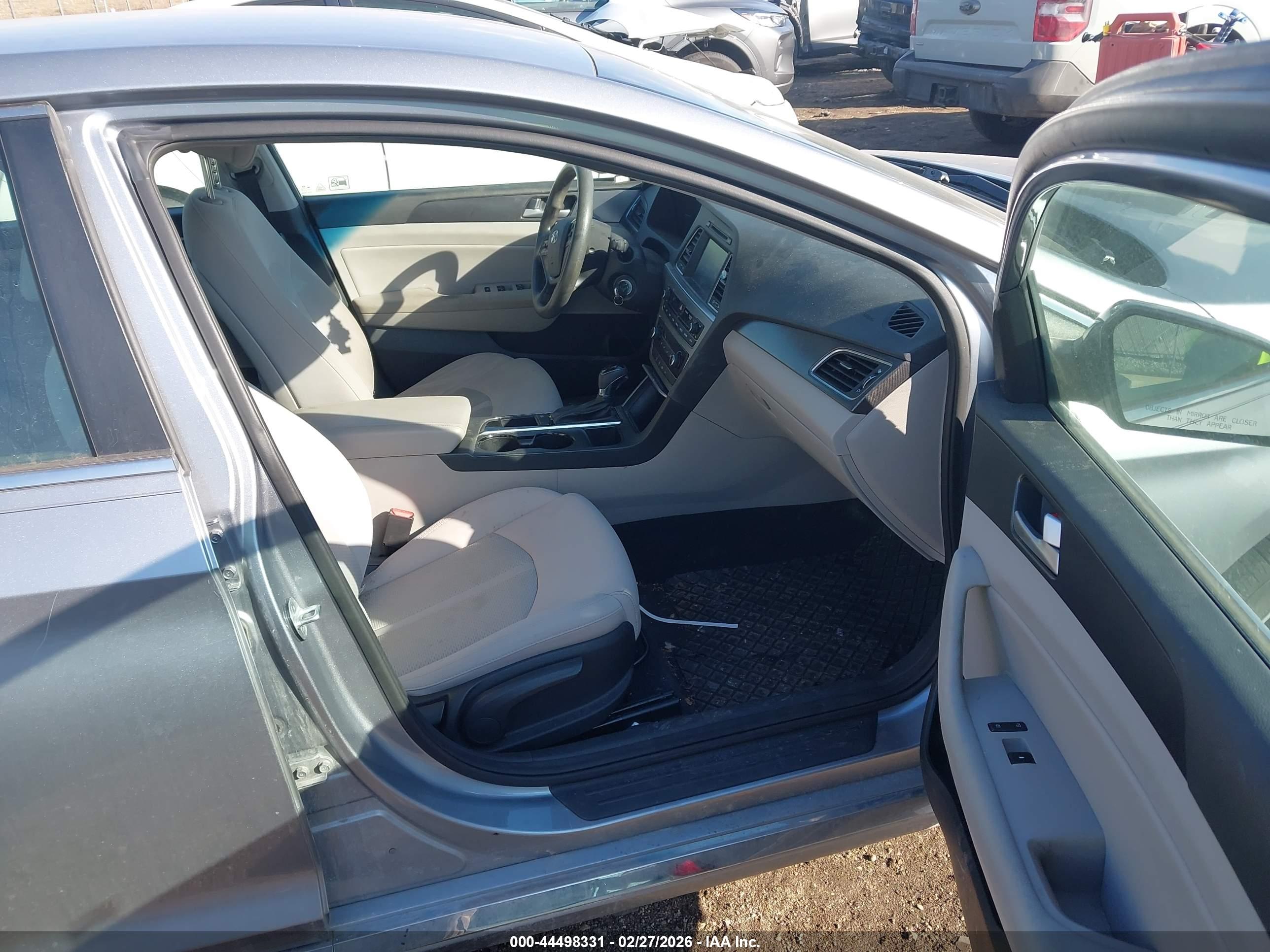 HYUNDAI SONATA image 5