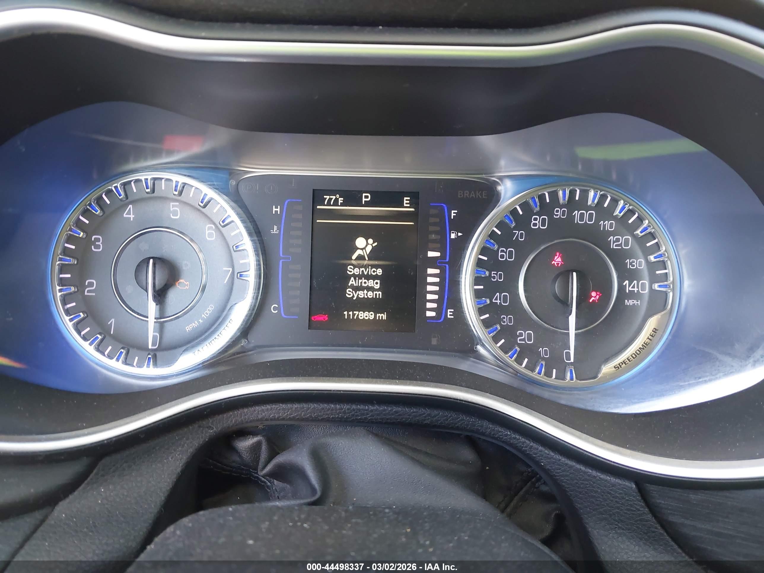 CHRYSLER 200 image 7
