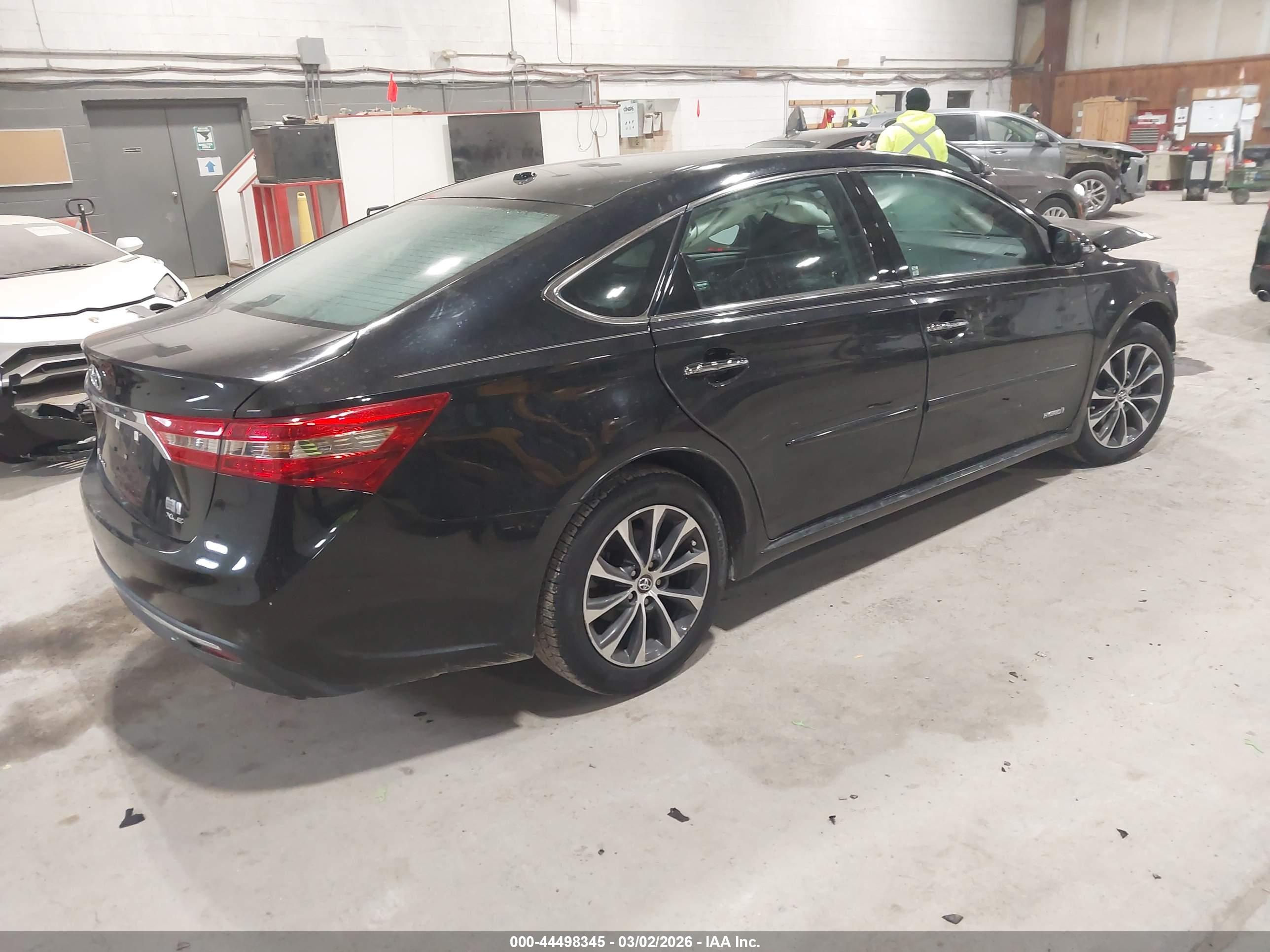 TOYOTA AVALON image 4