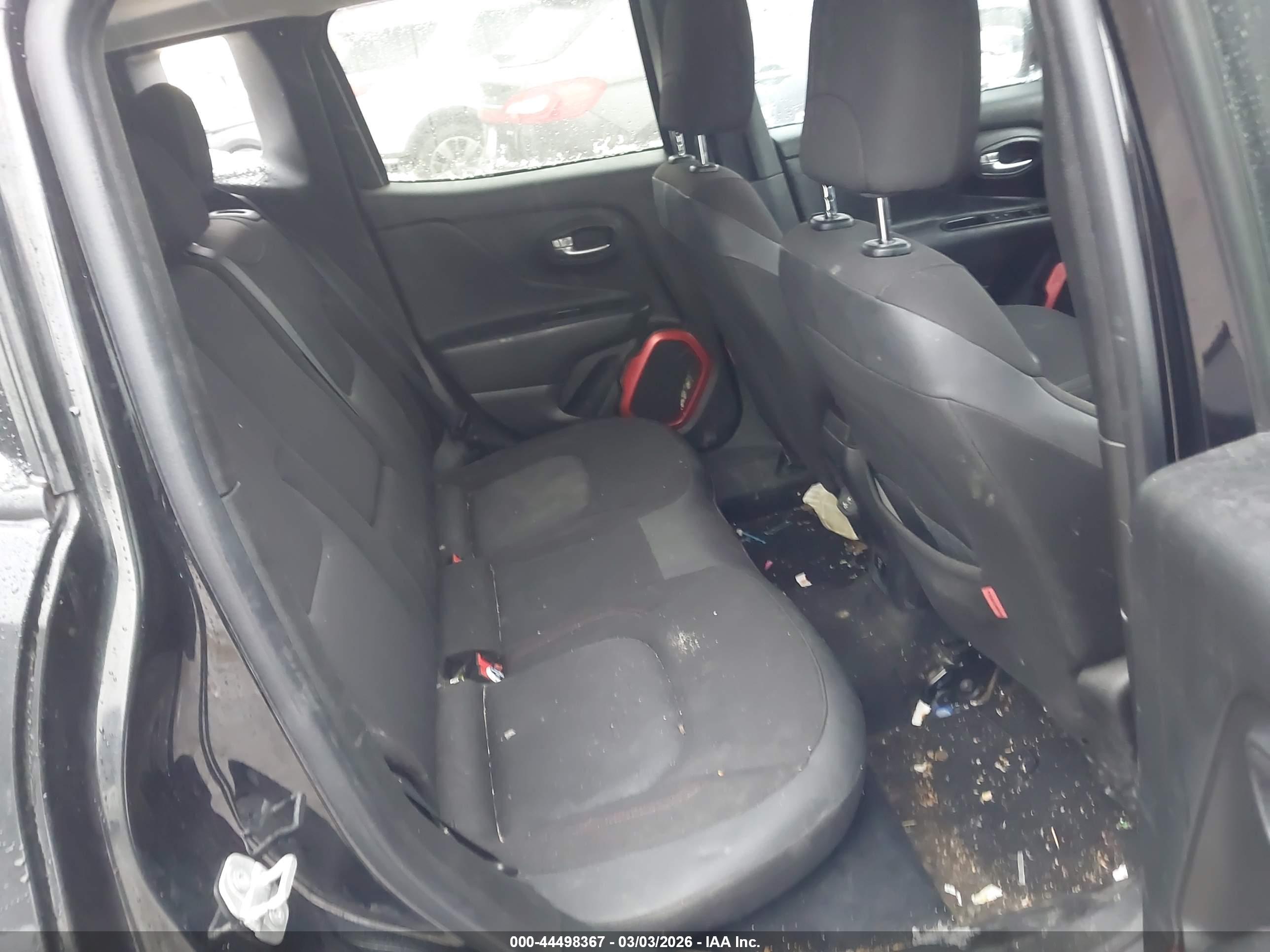 JEEP RENEGADE image 8